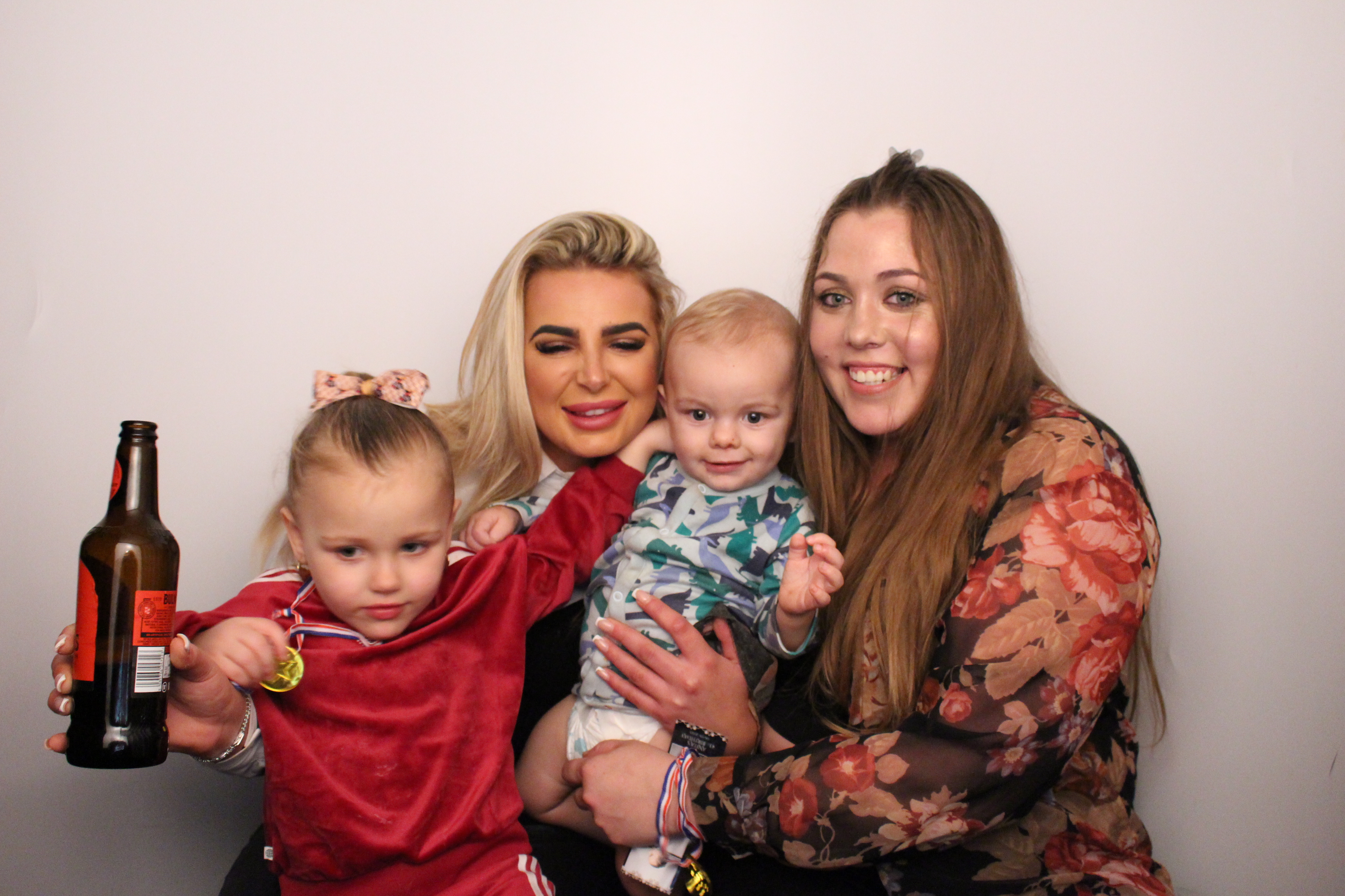 Anita's Birthday | View more photos from the event at gallery.myphotoboothexperience.co.uk/u/MyPhotoBoothExperienceLtd/Anitas-Birthday