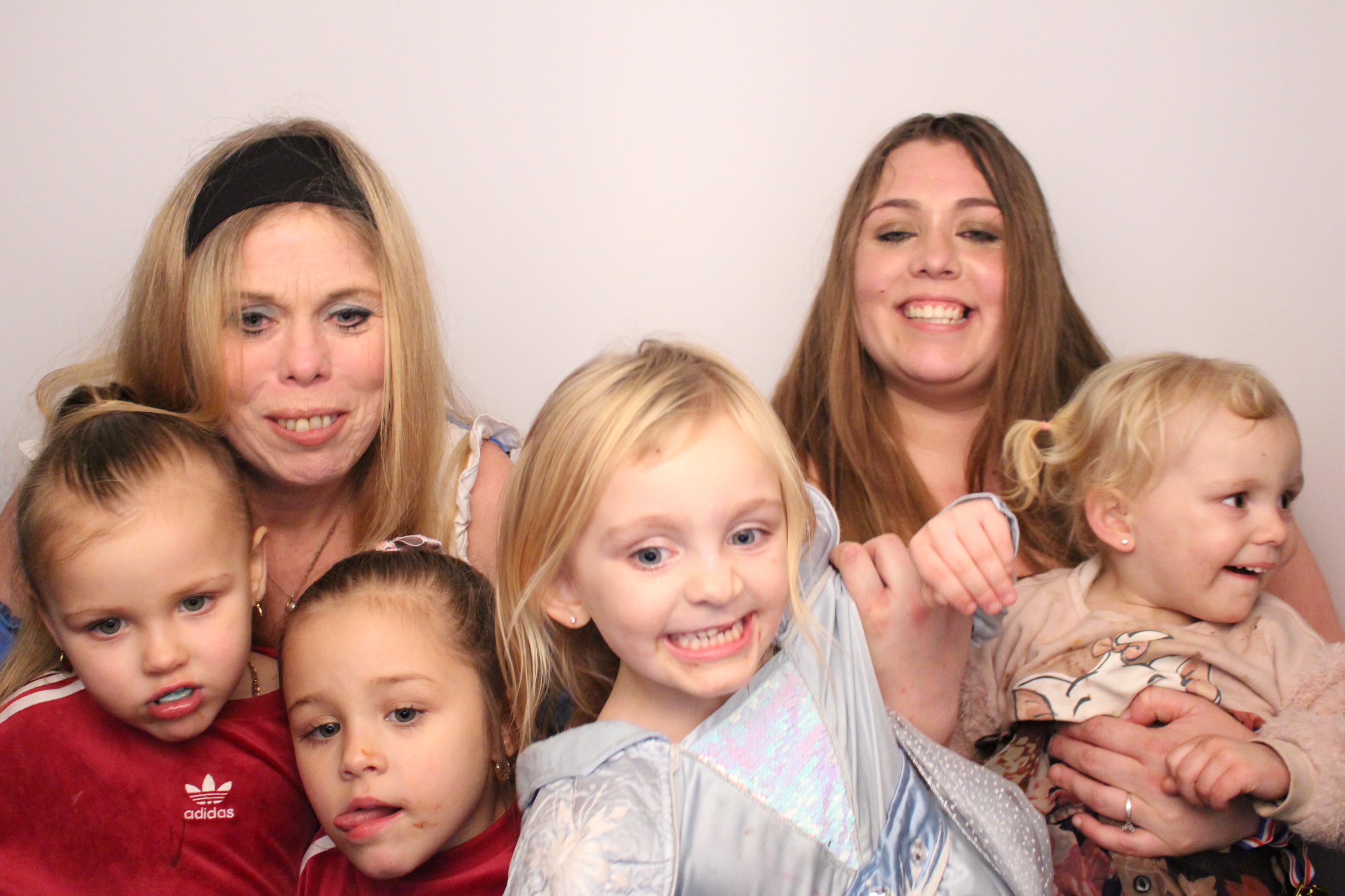Anita's Birthday | View more photos from the event at gallery.myphotoboothexperience.co.uk/u/MyPhotoBoothExperienceLtd/Anitas-Birthday