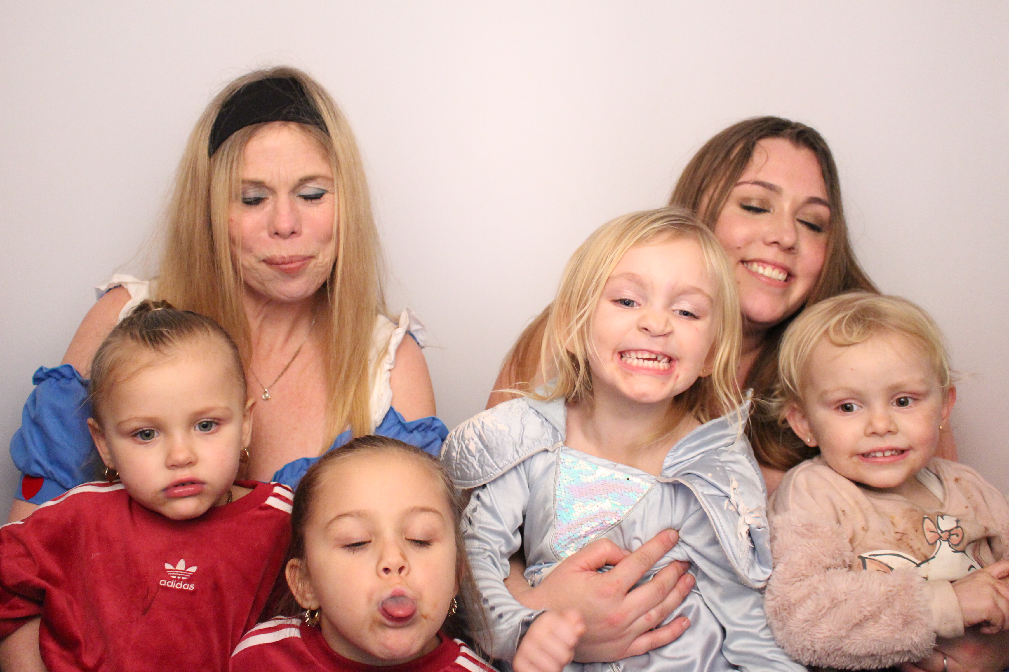 Anita's Birthday | View more photos from the event at gallery.myphotoboothexperience.co.uk/u/MyPhotoBoothExperienceLtd/Anitas-Birthday