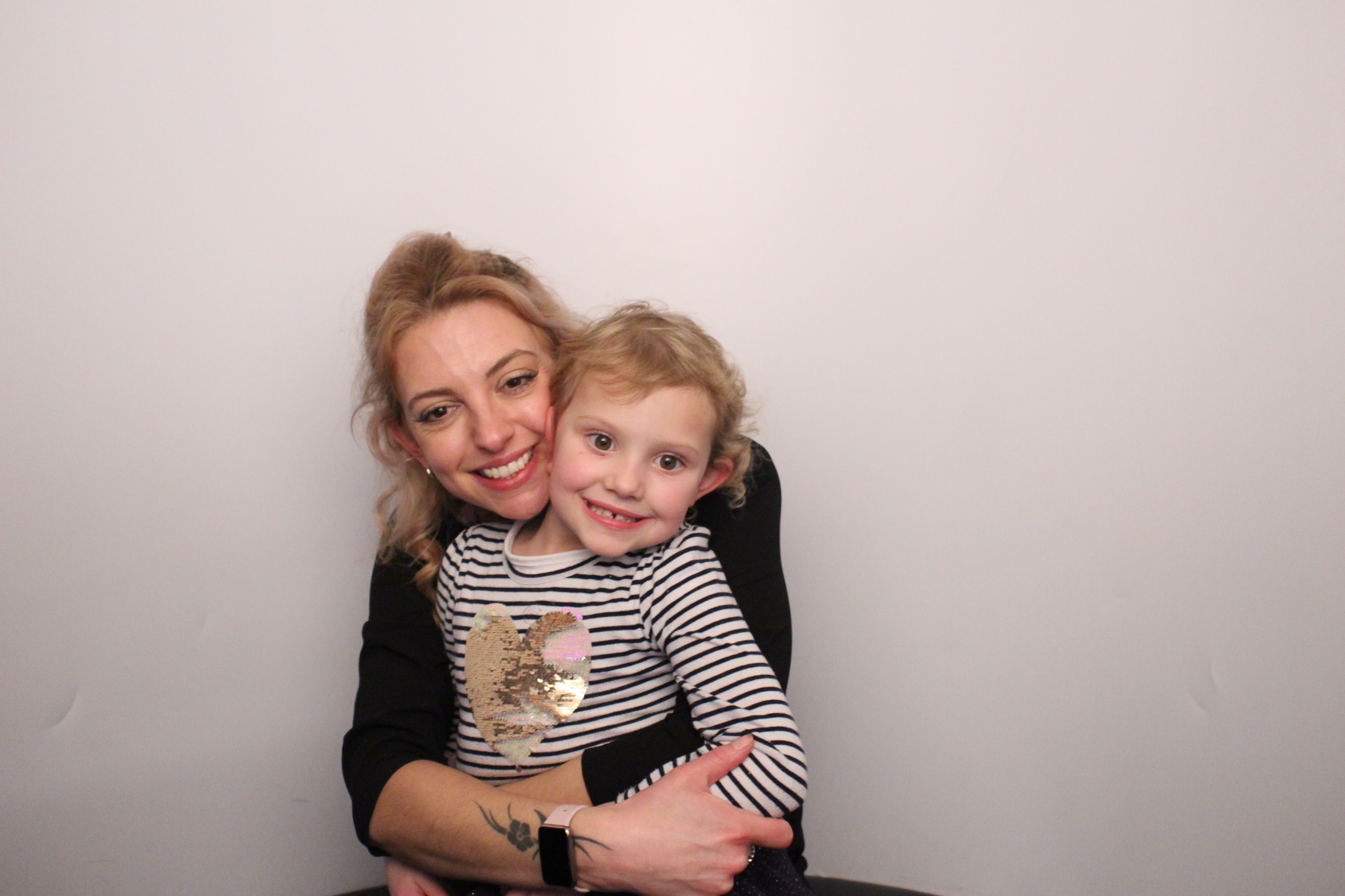 Anita's Birthday | View more photos from the event at gallery.myphotoboothexperience.co.uk/u/MyPhotoBoothExperienceLtd/Anitas-Birthday