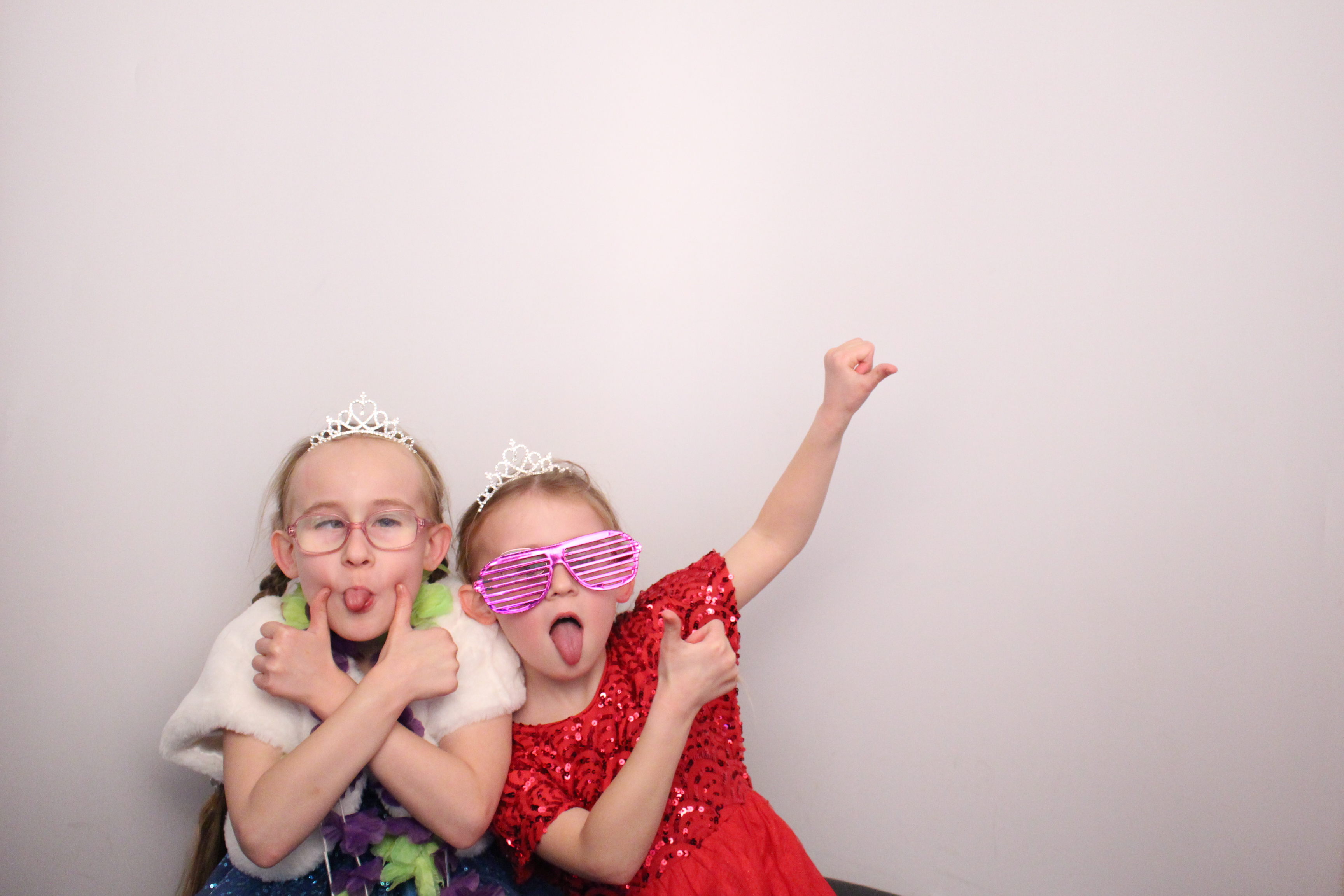 Sophie & Stephen's Wedding | View more photos from the event at gallery.myphotoboothexperience.co.uk/u/MyPhotoBoothExperienceLtd/Sophie-Stephens-Wedding