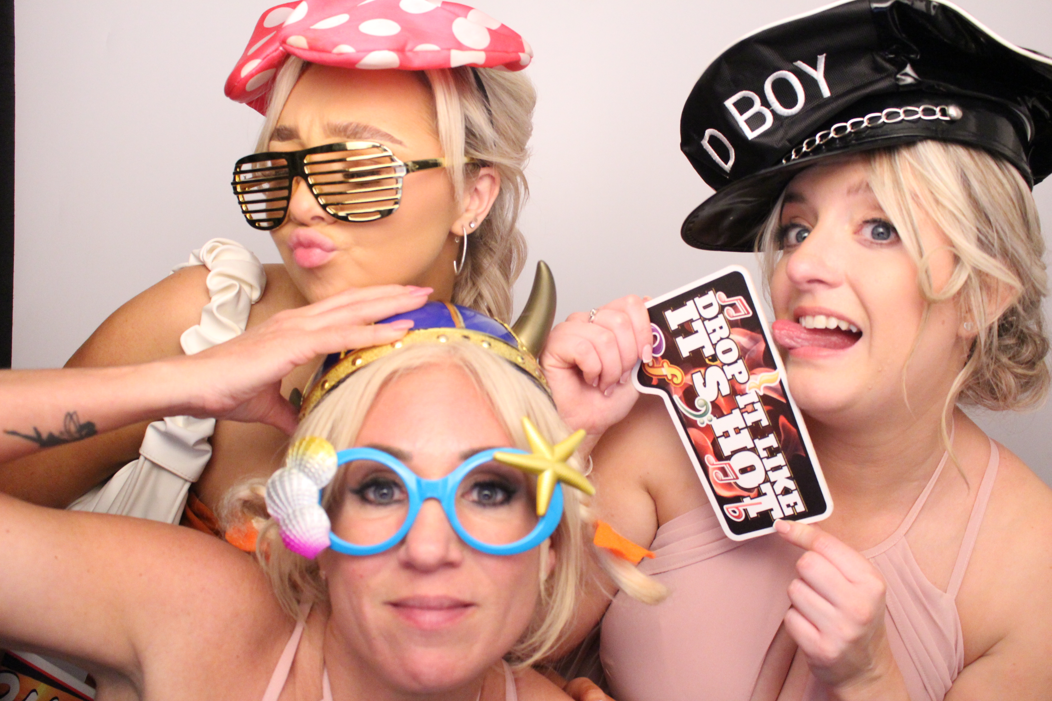 Sophie & Stephen's Wedding | View more photos from the event at gallery.myphotoboothexperience.co.uk/u/MyPhotoBoothExperienceLtd/Sophie-Stephens-Wedding