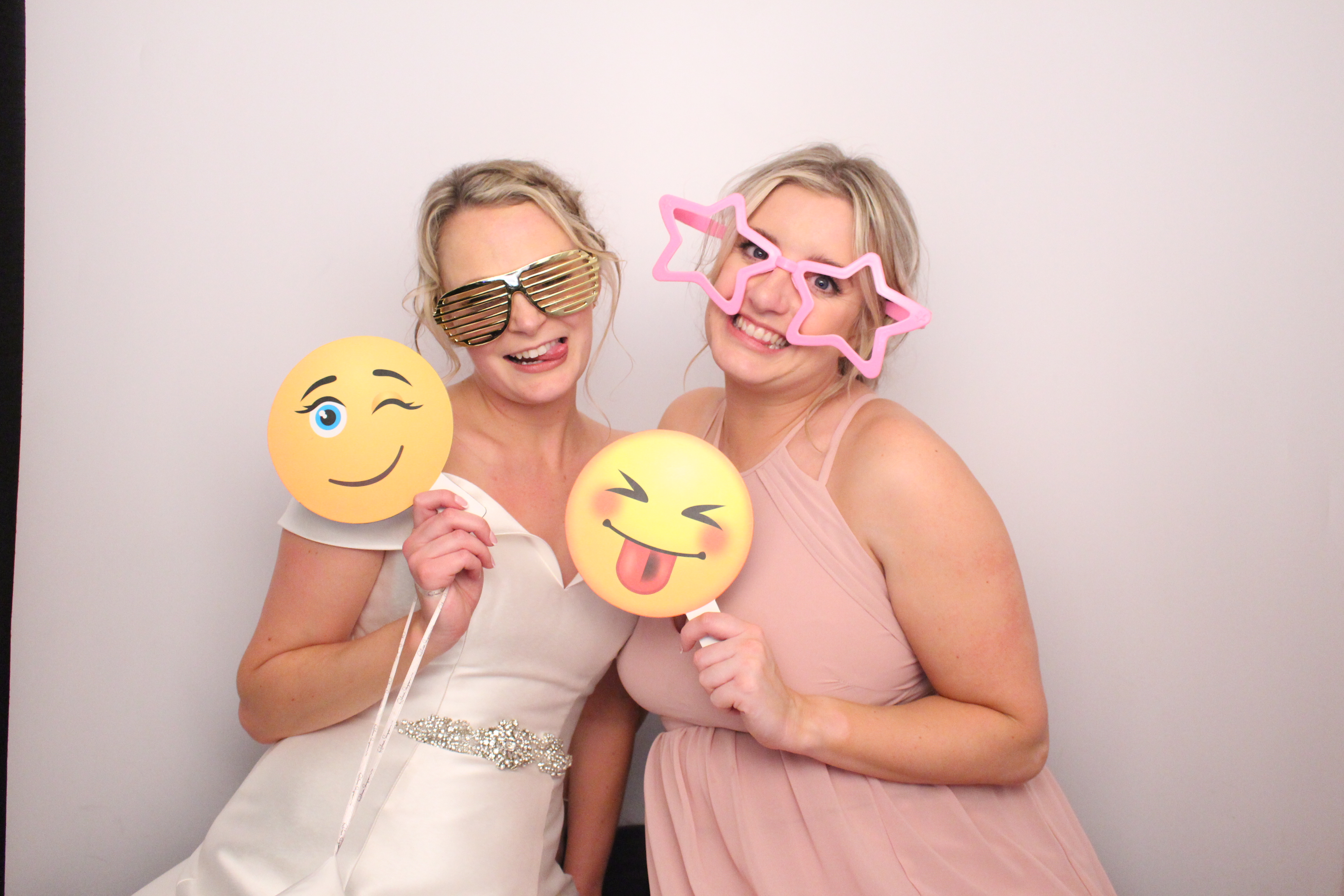 Sophie & Stephen's Wedding | View more photos from the event at gallery.myphotoboothexperience.co.uk/u/MyPhotoBoothExperienceLtd/Sophie-Stephens-Wedding