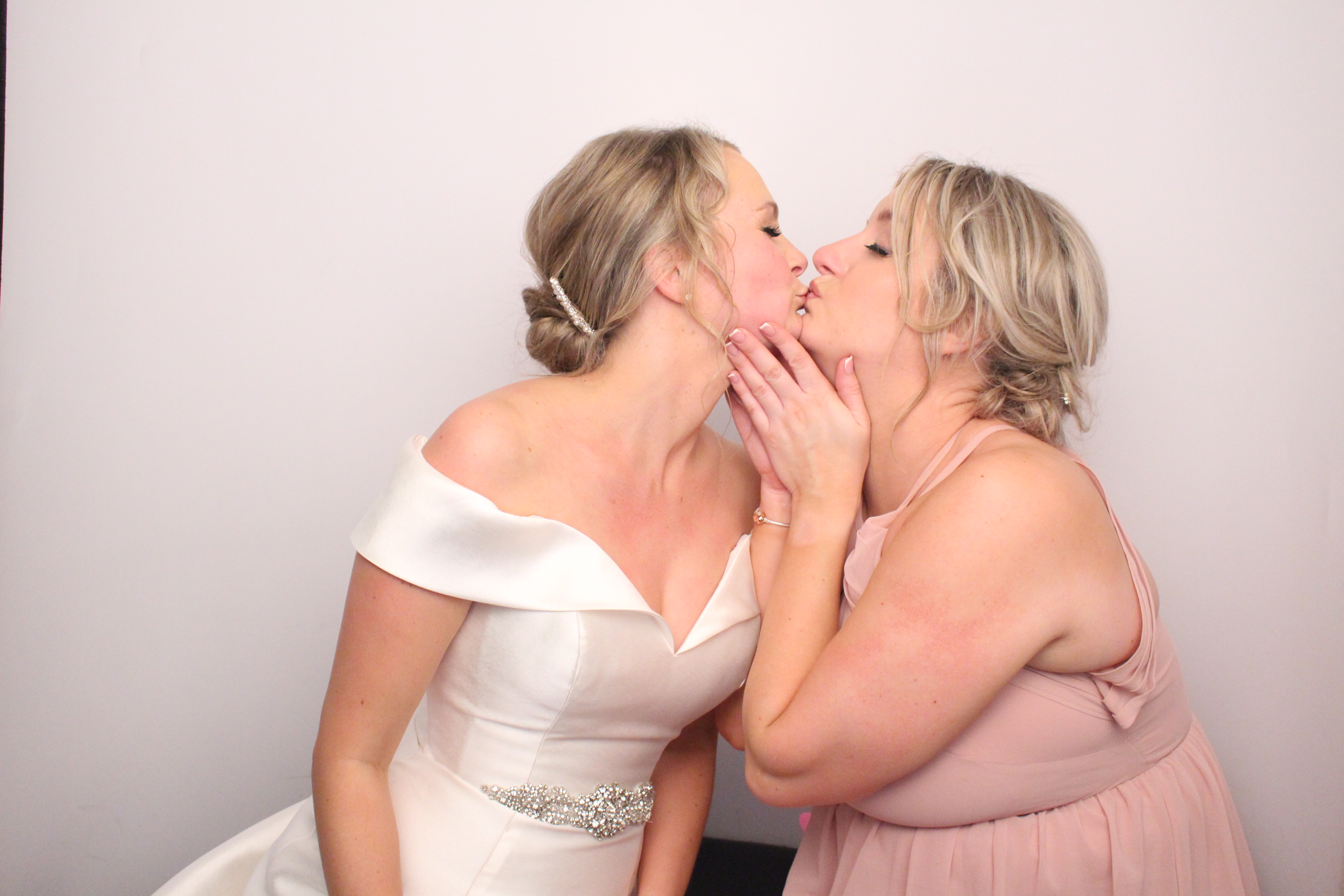 Sophie & Stephen's Wedding | View more photos from the event at gallery.myphotoboothexperience.co.uk/u/MyPhotoBoothExperienceLtd/Sophie-Stephens-Wedding