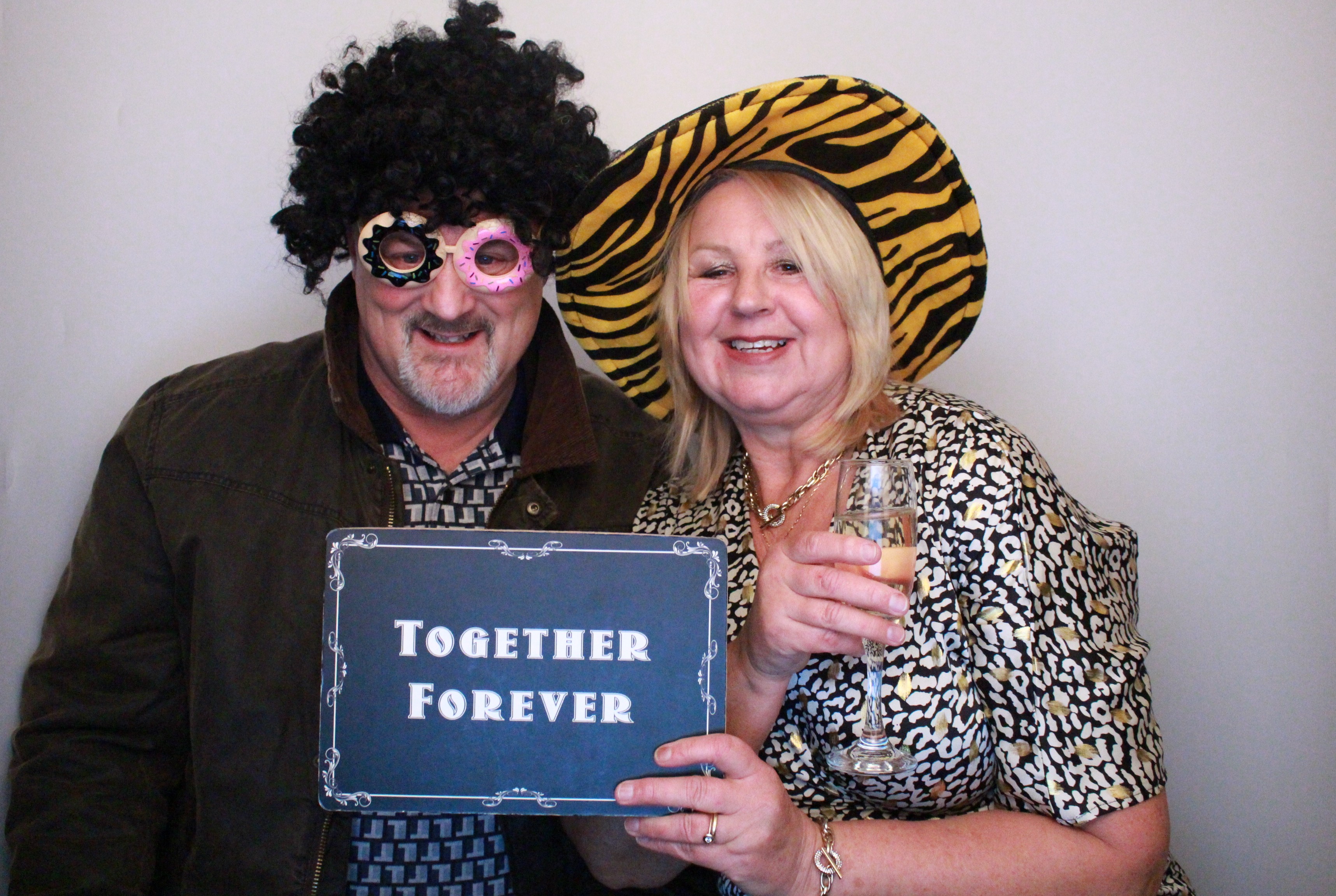 Paul & Carol | View more photos from the event at gallery.myphotoboothexperience.co.uk/u/MyPhotoBoothExperienceLtd/Paul-Carol