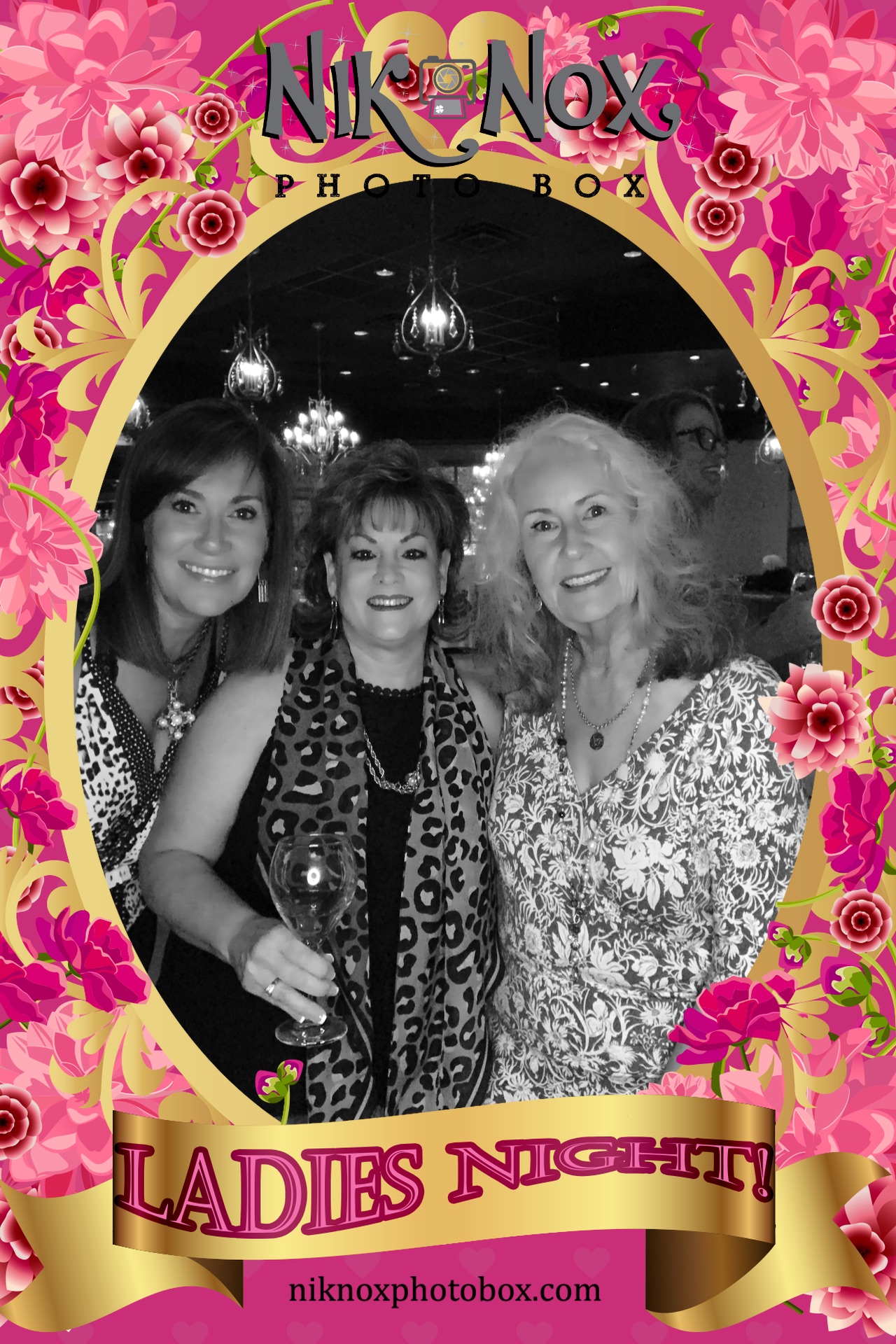 Ladies Night at Water's Edge | View more photos from the event at gallery.niknoxphotobox.com/u/NiKnox-Photo-Box/Ladies-Night-at-Waters-Edge
