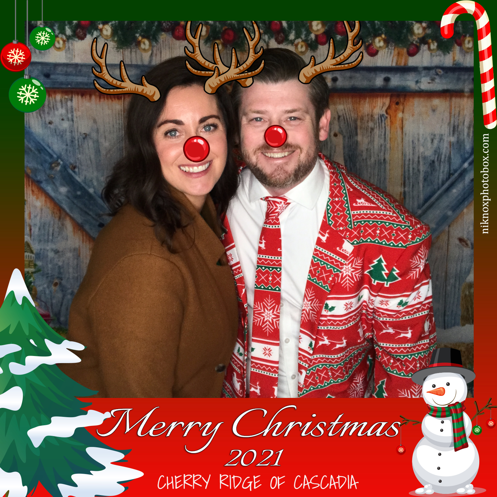 Cherry Ridge of Cascadia Christmas 2021 | View more photos from the event at gallery.niknoxphotobox.com/u/NiKnox-Photo-Box/Cherry-Ridge-of-Cascadia-Christmas-2021