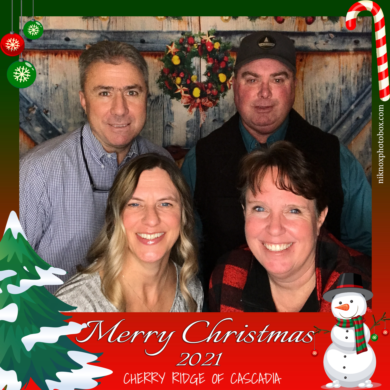 Cherry Ridge of Cascadia Christmas 2021 | View more photos from the event at gallery.niknoxphotobox.com/u/NiKnox-Photo-Box/Cherry-Ridge-of-Cascadia-Christmas-2021