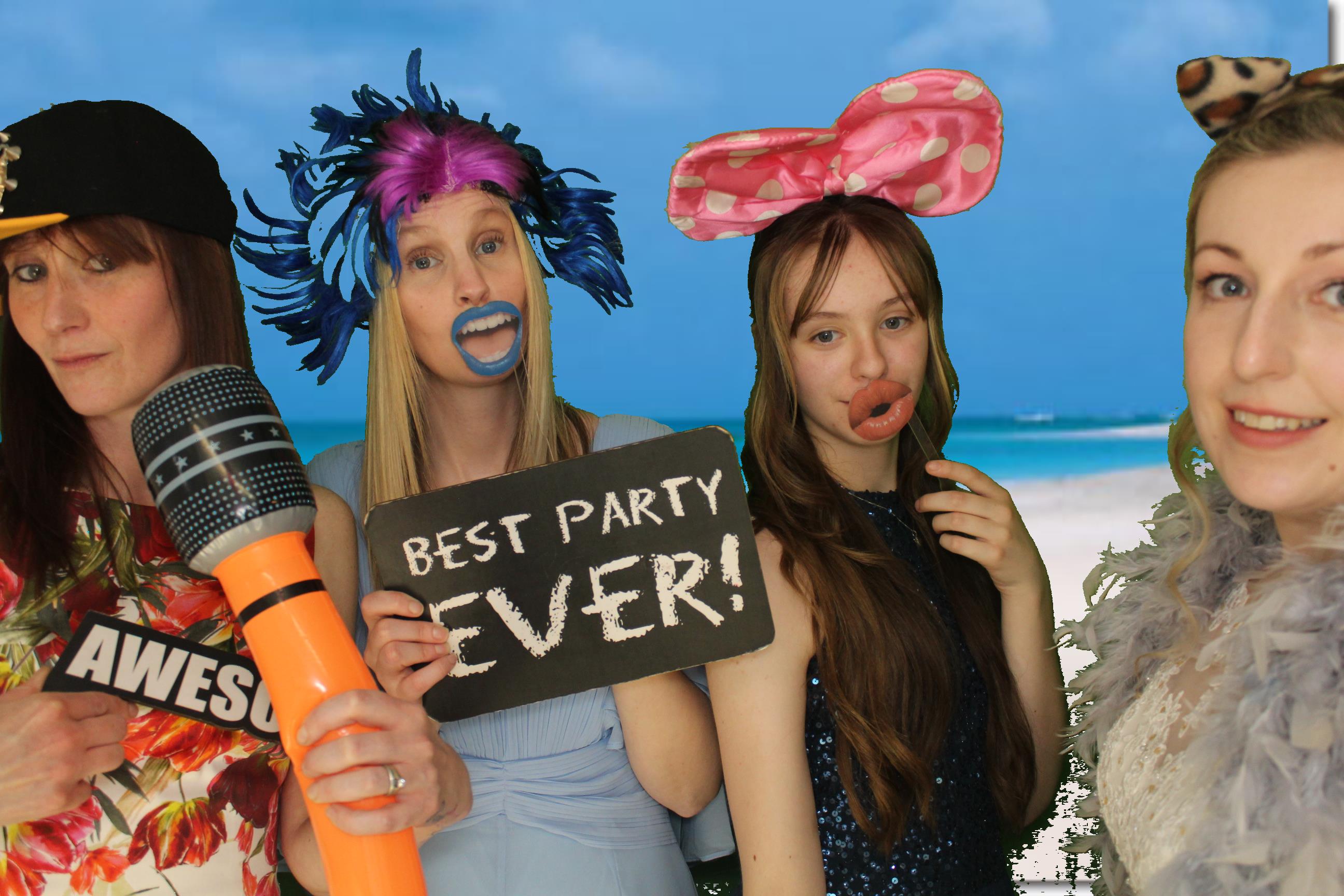 Ellie & James | View more photos from the event at gallery.omegaphotobooths.co.uk/u/Omega-Photobooths/Ellie-James