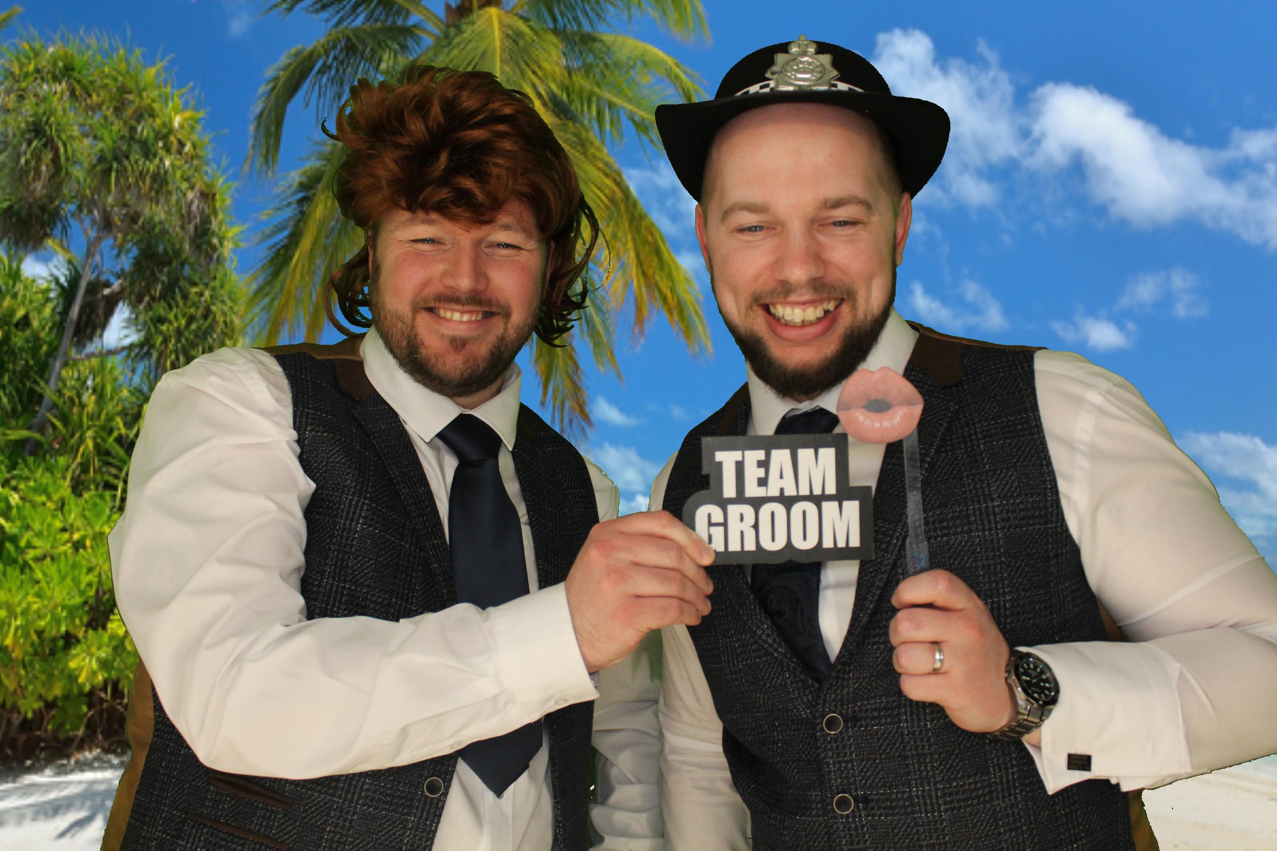 Ellie & James | View more photos from the event at gallery.omegaphotobooths.co.uk/u/Omega-Photobooths/Ellie-James