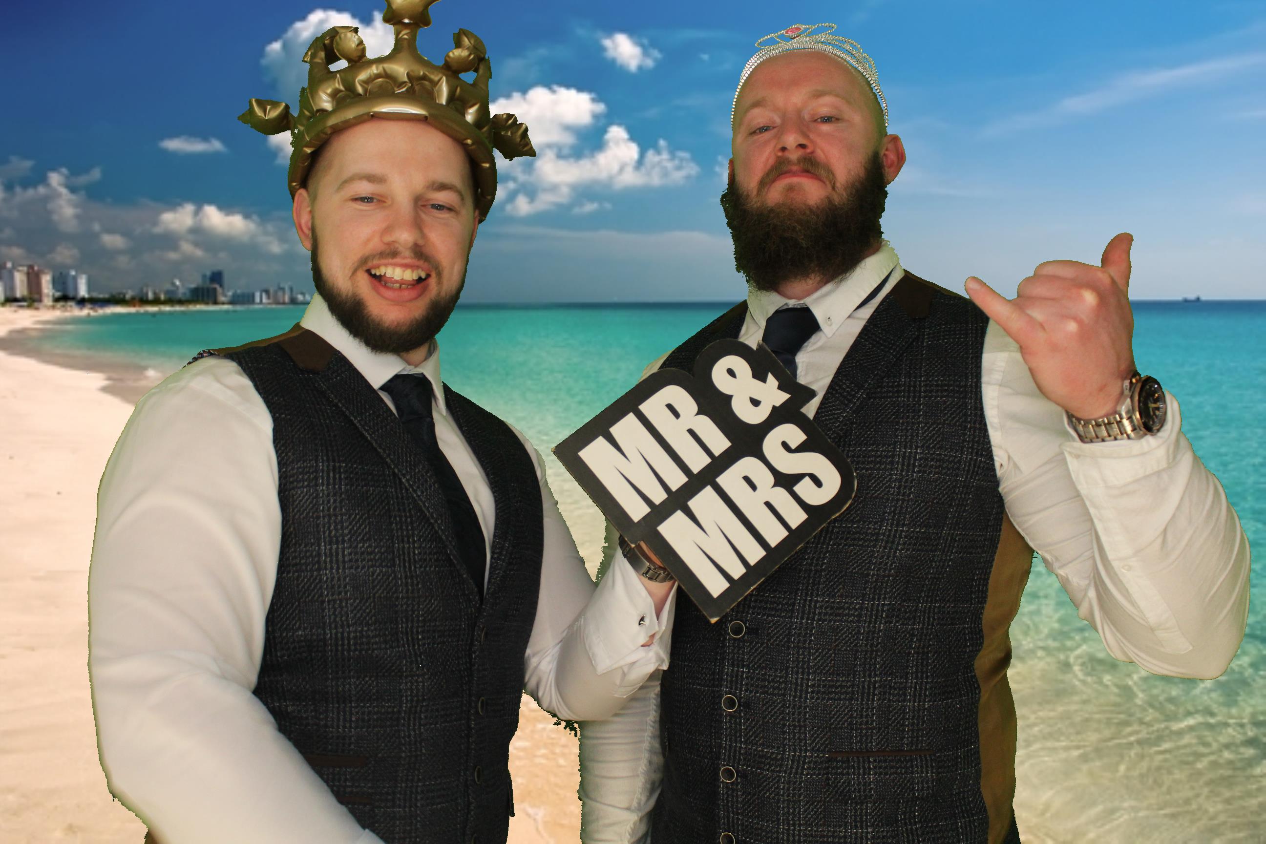 Ellie & James | View more photos from the event at gallery.omegaphotobooths.co.uk/u/Omega-Photobooths/Ellie-James