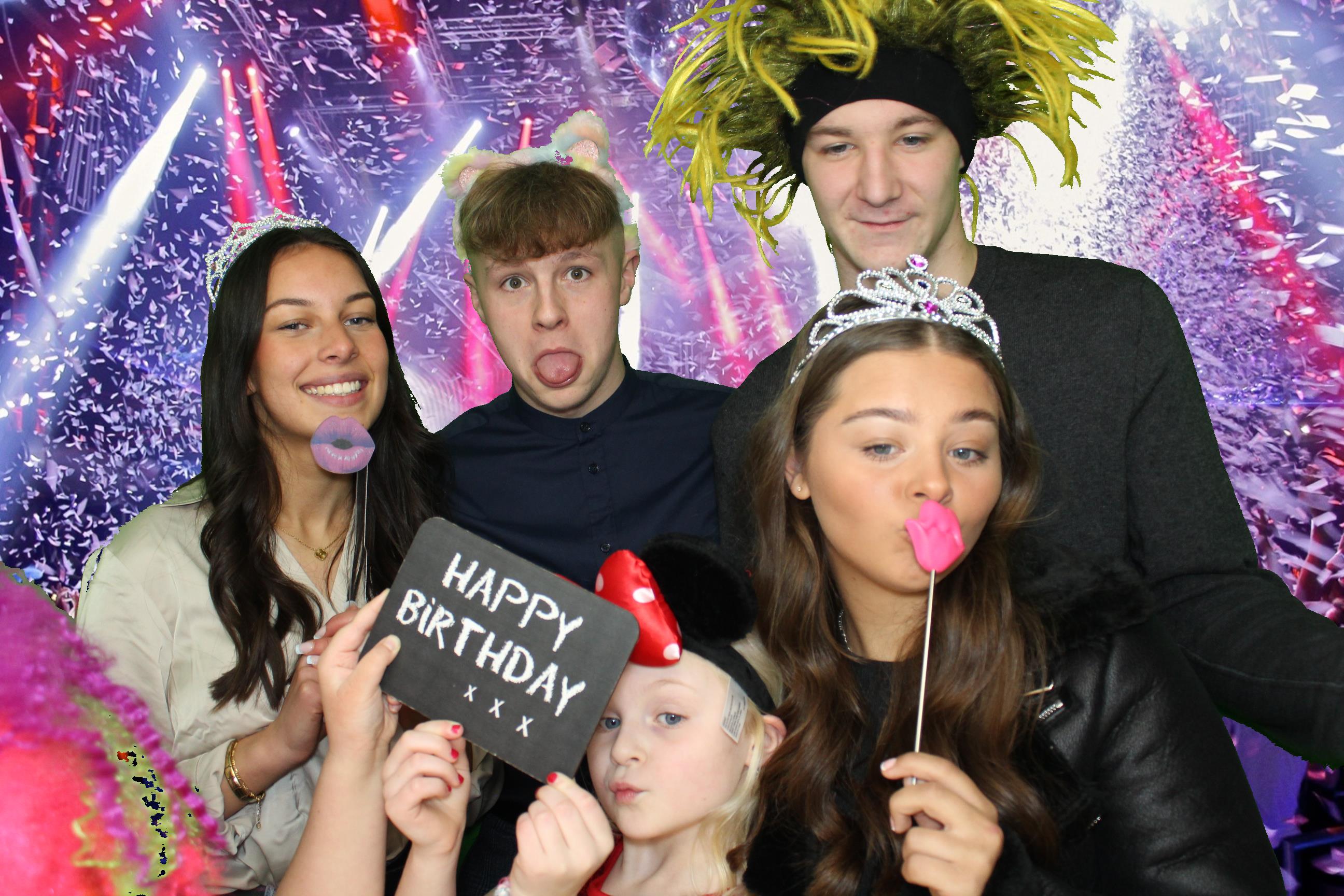 Michelle's 60th Birthday | View more photos from the event at gallery.omegaphotobooths.co.uk/u/Omega-Photobooths/Michelles-60th-Birthday