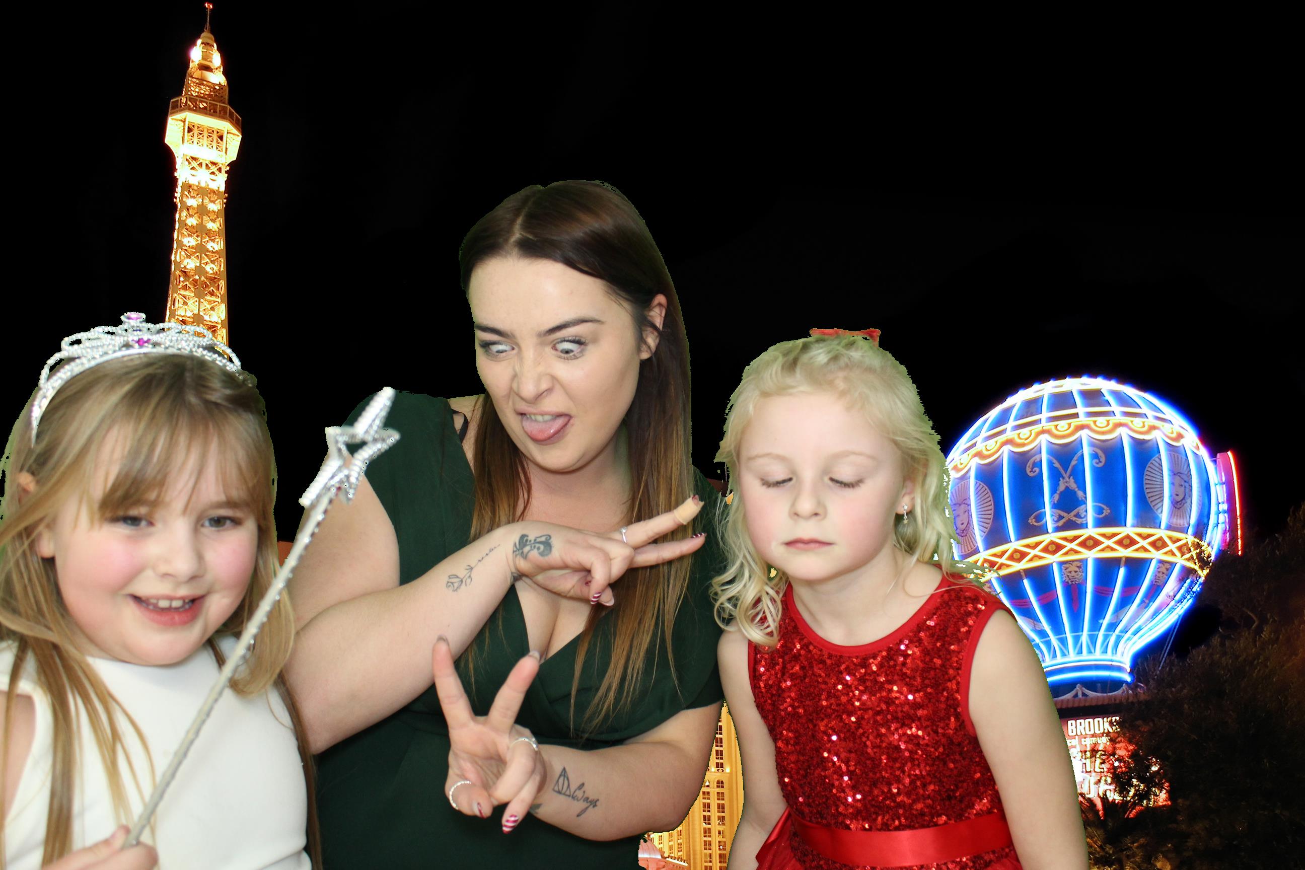 Michelle's 60th Birthday | View more photos from the event at gallery.omegaphotobooths.co.uk/u/Omega-Photobooths/Michelles-60th-Birthday