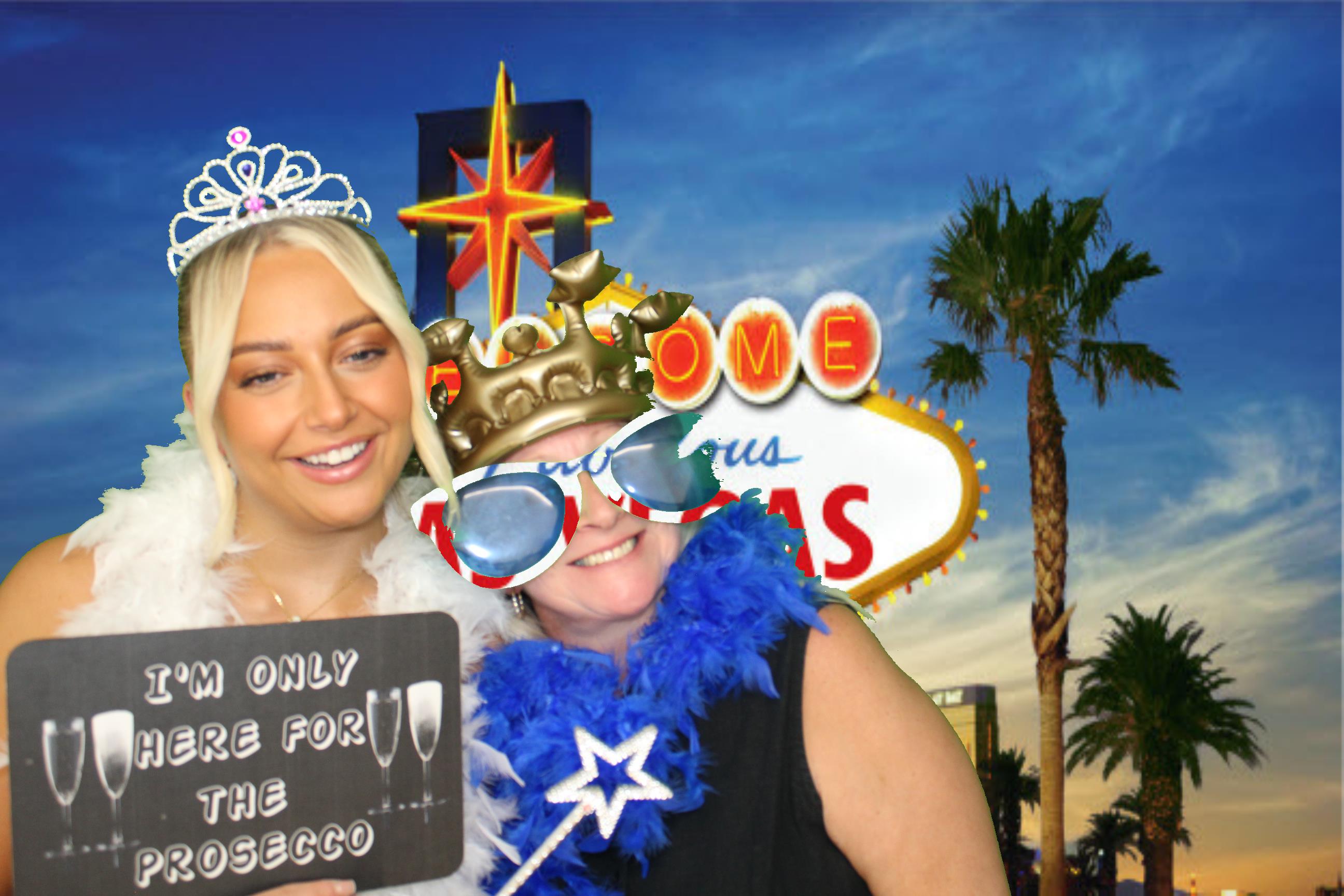 Ashley & Robyn's Wedding | View more photos from the event at gallery.omegaphotobooths.co.uk/u/Omega-Photobooths/Ashley-Robyns-Wedding