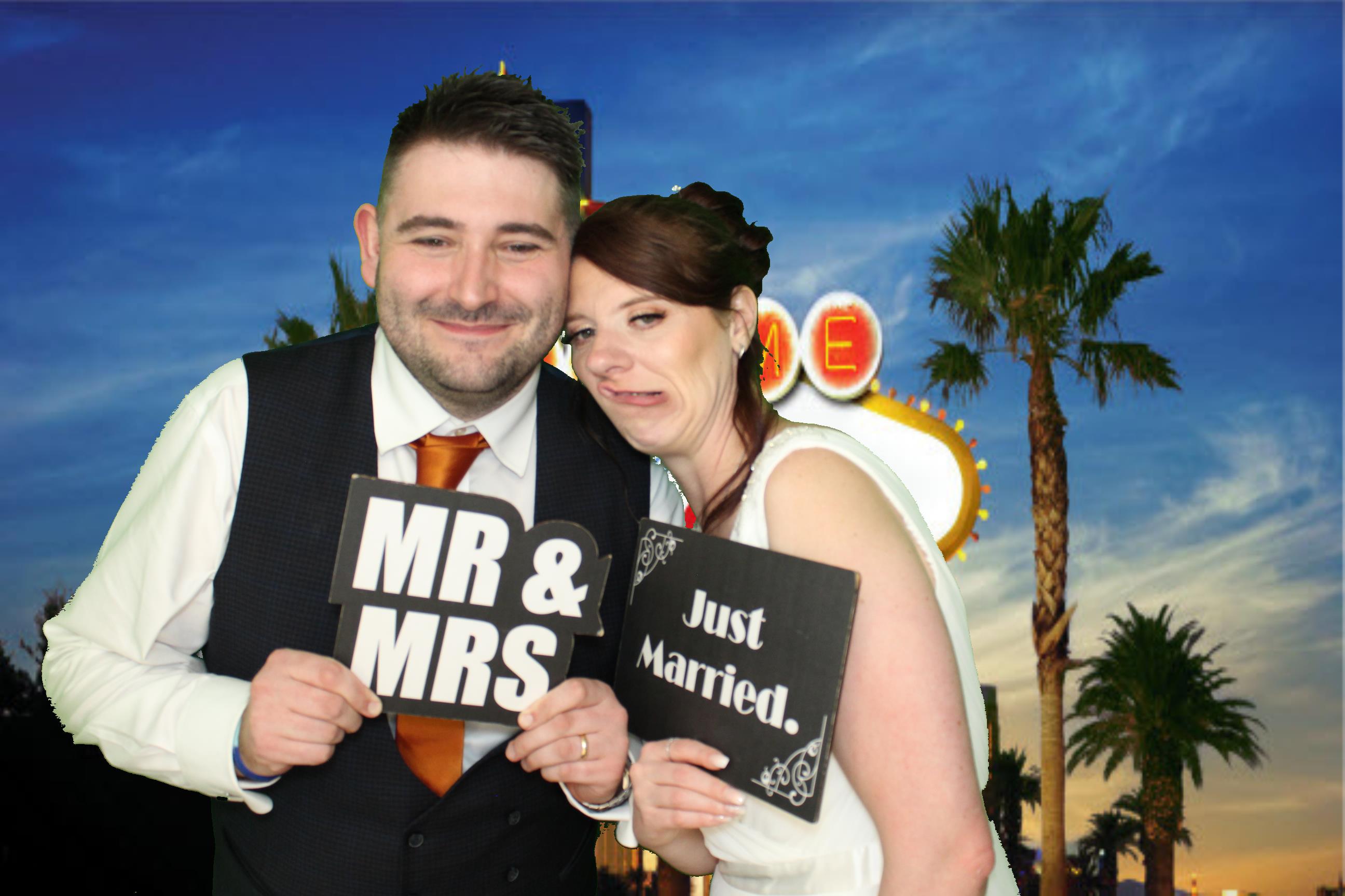 Ashley & Robyn's Wedding | View more photos from the event at gallery.omegaphotobooths.co.uk/u/Omega-Photobooths/Ashley-Robyns-Wedding