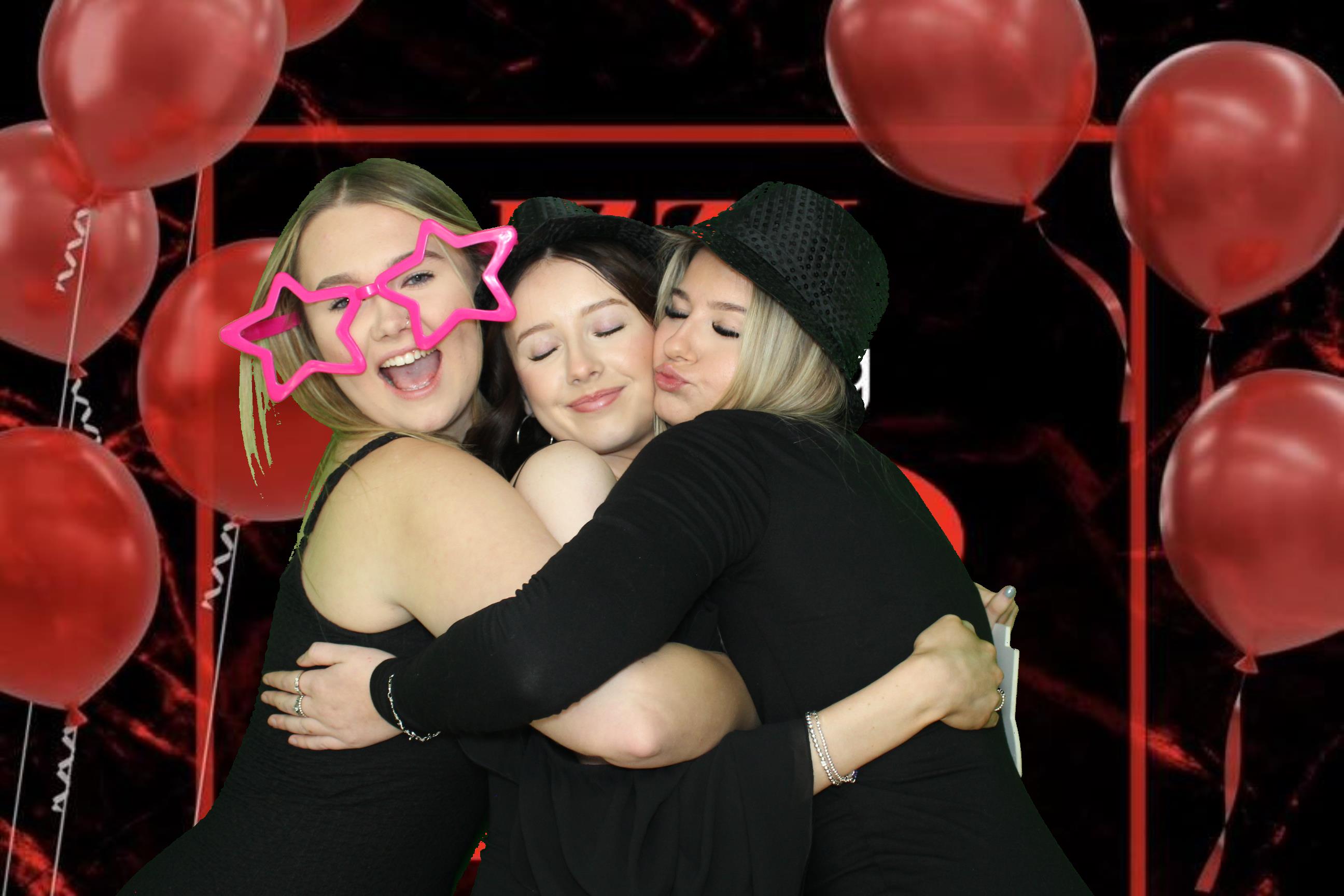 Izzy's 18th Birthday | View more photos from the event at gallery.omegaphotobooths.co.uk/u/Omega-Photobooths/Izzys-18th-Birthday