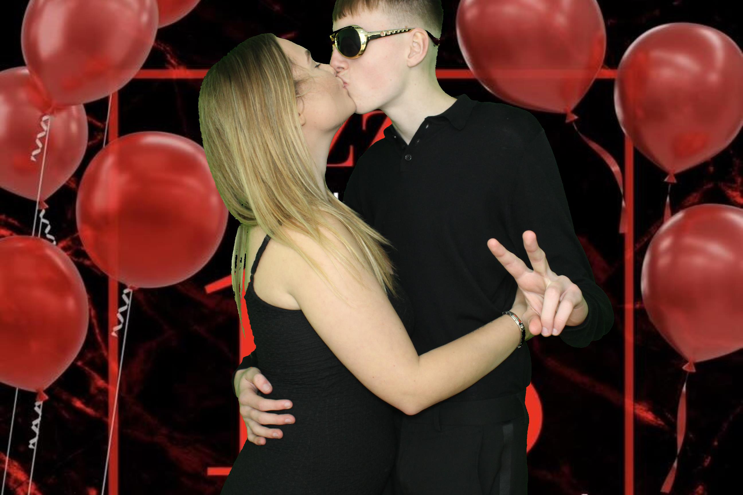Izzy's 18th Birthday | View more photos from the event at gallery.omegaphotobooths.co.uk/u/Omega-Photobooths/Izzys-18th-Birthday