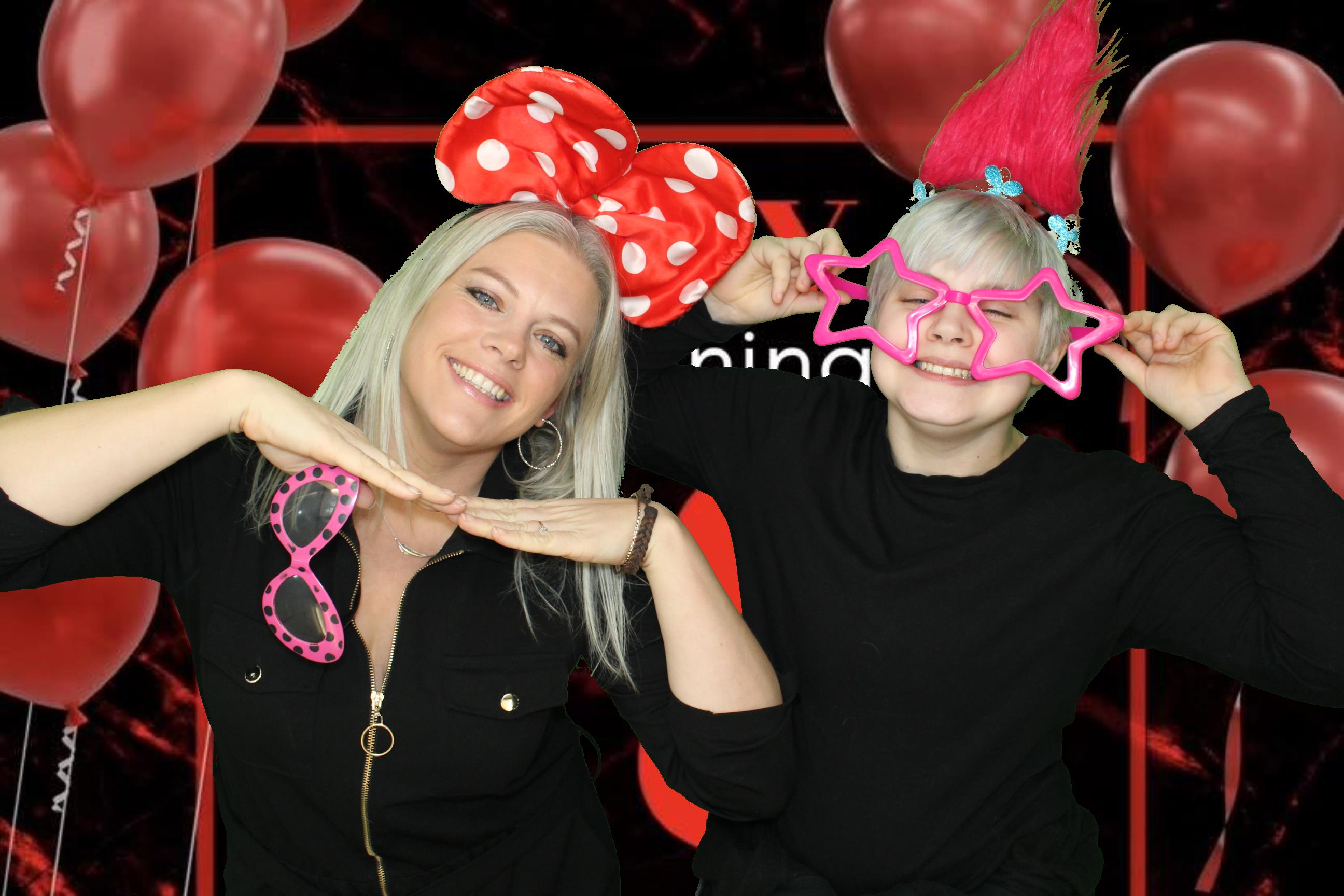 Izzy's 18th Birthday | View more photos from the event at gallery.omegaphotobooths.co.uk/u/Omega-Photobooths/Izzys-18th-Birthday