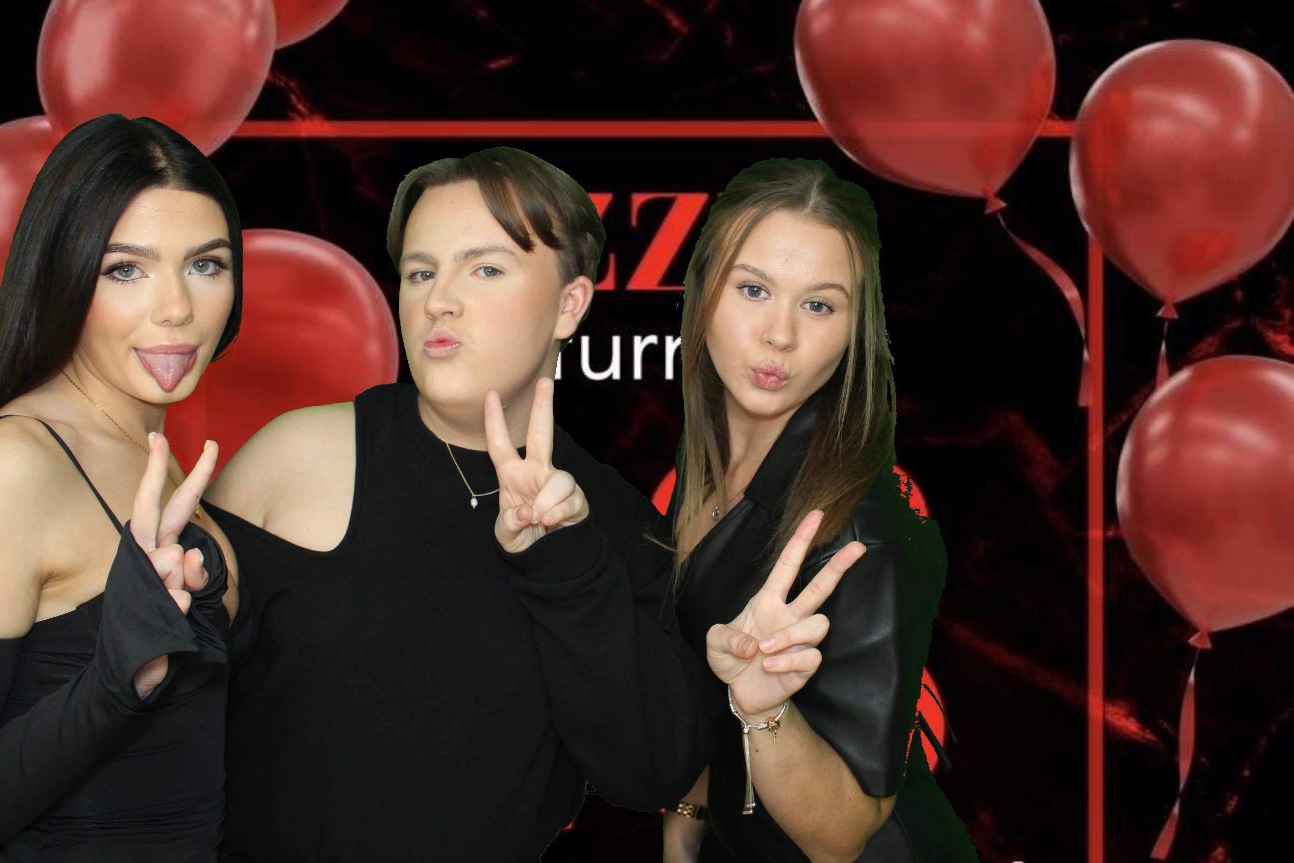 Izzy's 18th Birthday | View more photos from the event at gallery.omegaphotobooths.co.uk/u/Omega-Photobooths/Izzys-18th-Birthday