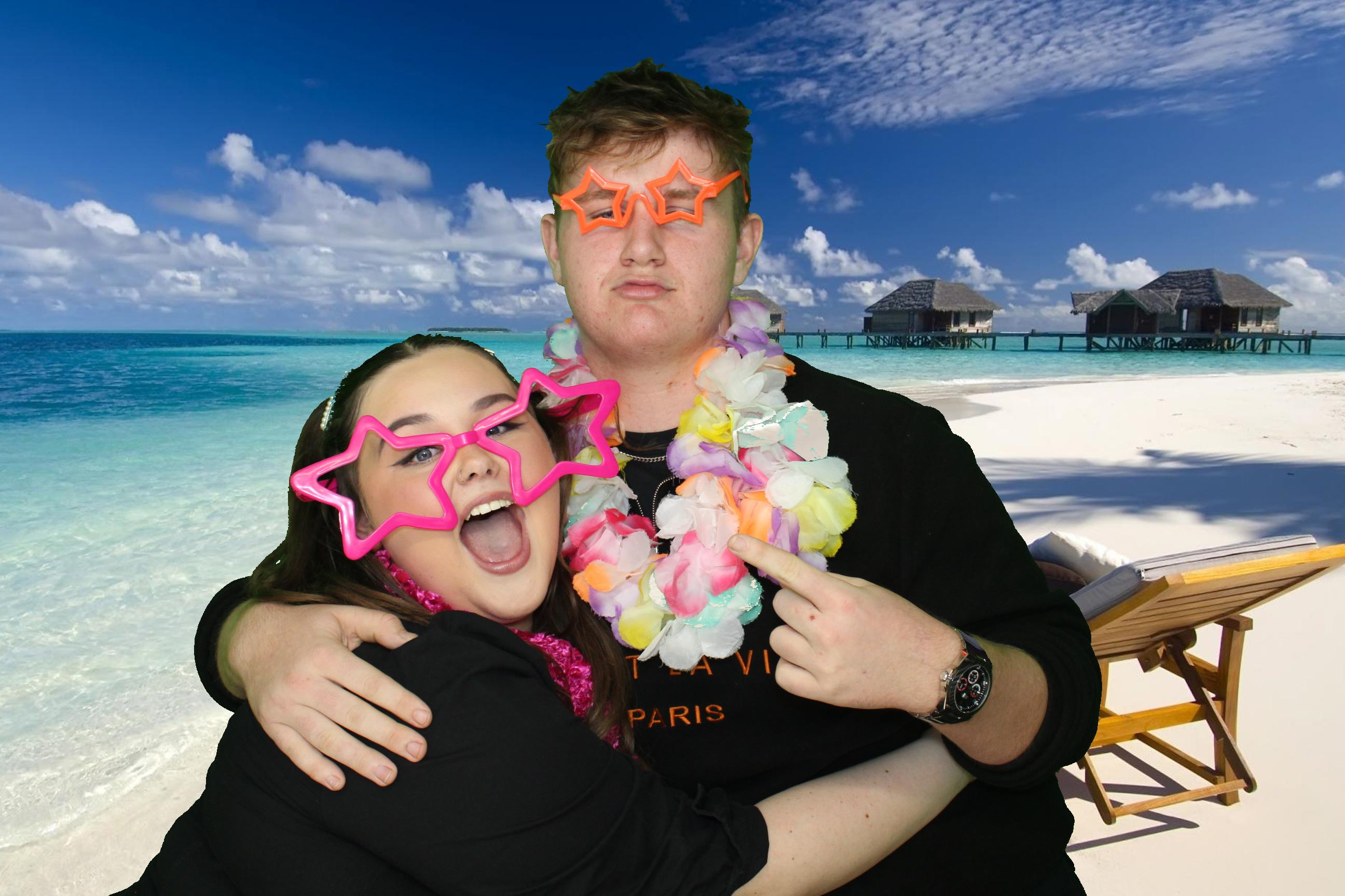 Izzy's 18th Birthday | View more photos from the event at gallery.omegaphotobooths.co.uk/u/Omega-Photobooths/Izzys-18th-Birthday