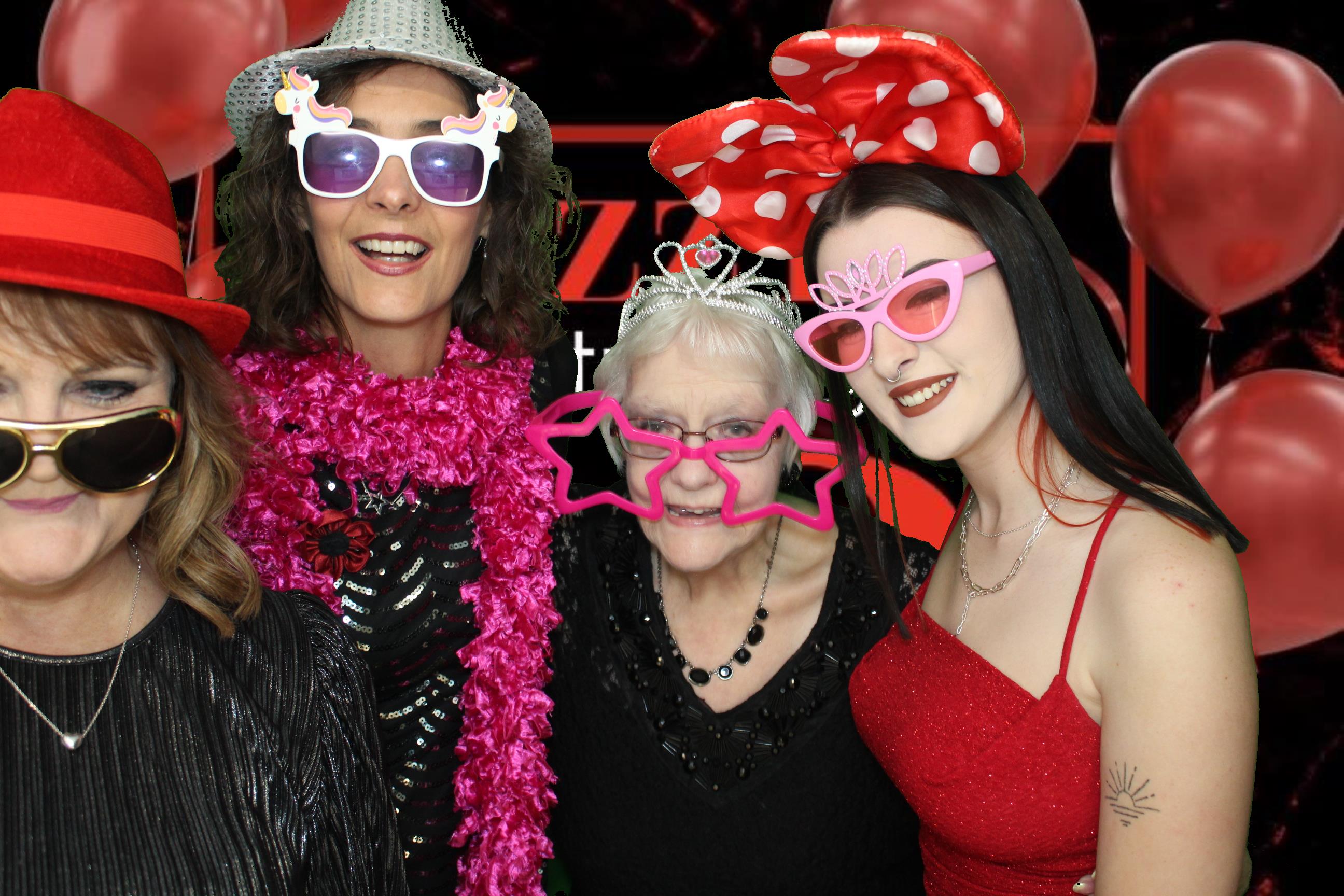 Izzy's 18th Birthday | View more photos from the event at gallery.omegaphotobooths.co.uk/u/Omega-Photobooths/Izzys-18th-Birthday