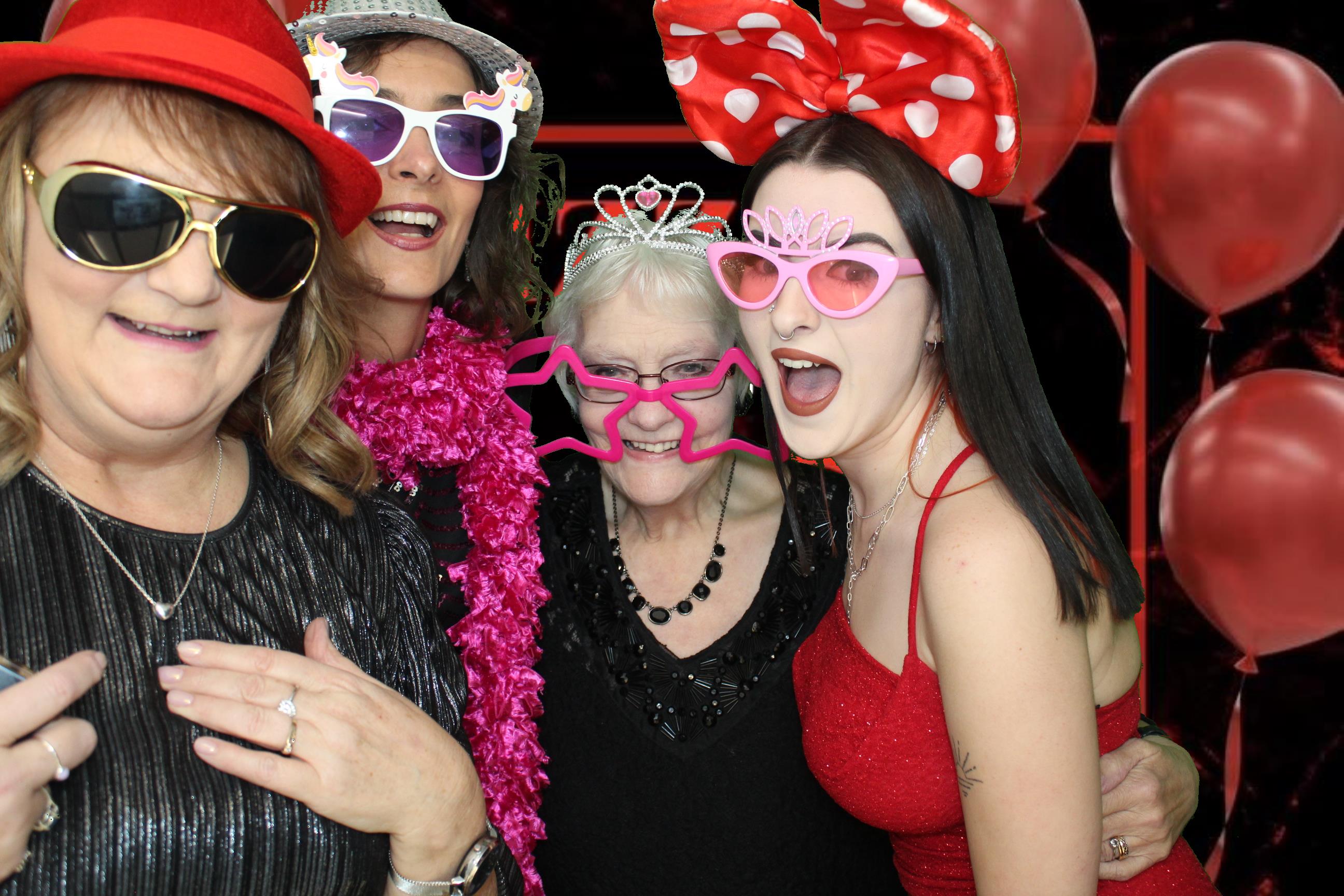 Izzy's 18th Birthday | View more photos from the event at gallery.omegaphotobooths.co.uk/u/Omega-Photobooths/Izzys-18th-Birthday