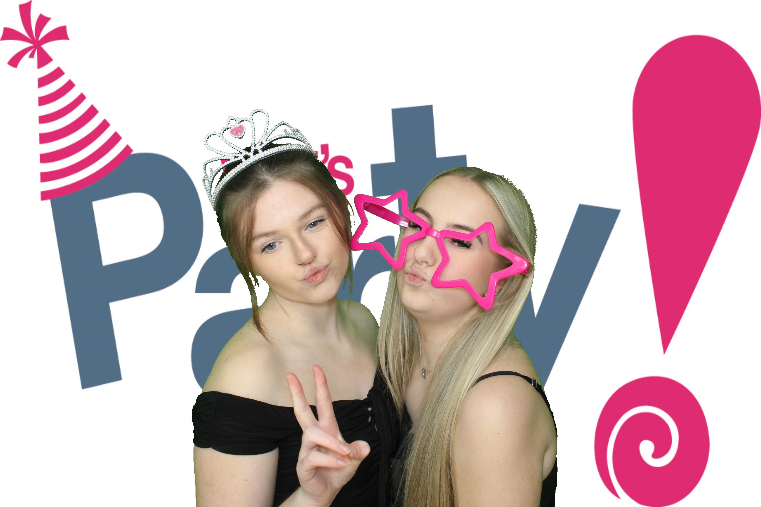 Izzy's 18th Birthday | View more photos from the event at gallery.omegaphotobooths.co.uk/u/Omega-Photobooths/Izzys-18th-Birthday