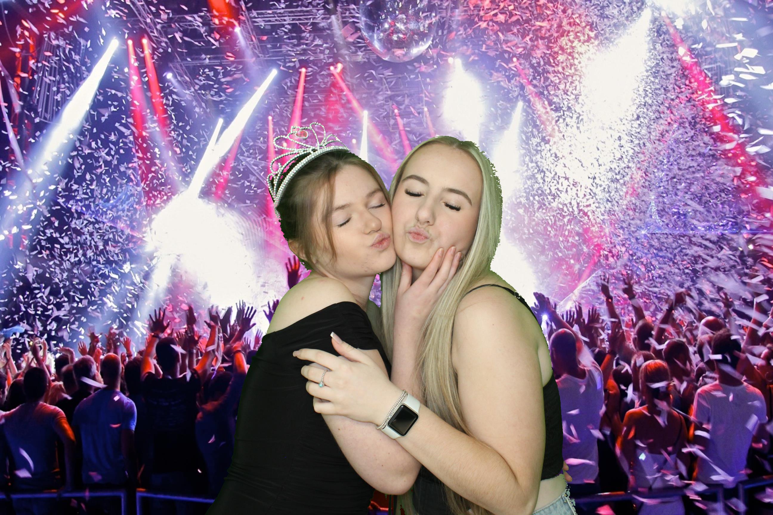 Izzy's 18th Birthday | View more photos from the event at gallery.omegaphotobooths.co.uk/u/Omega-Photobooths/Izzys-18th-Birthday