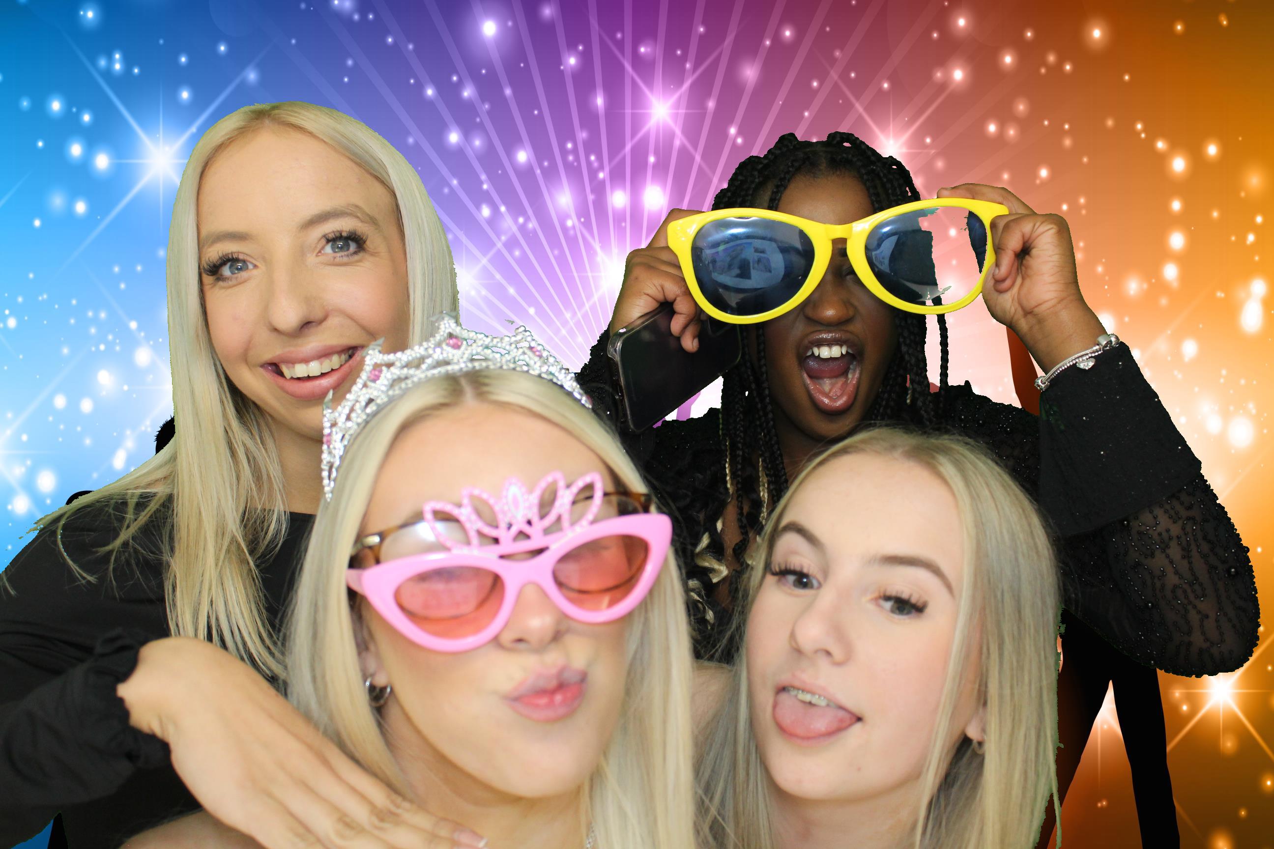 Izzy's 18th Birthday | View more photos from the event at gallery.omegaphotobooths.co.uk/u/Omega-Photobooths/Izzys-18th-Birthday