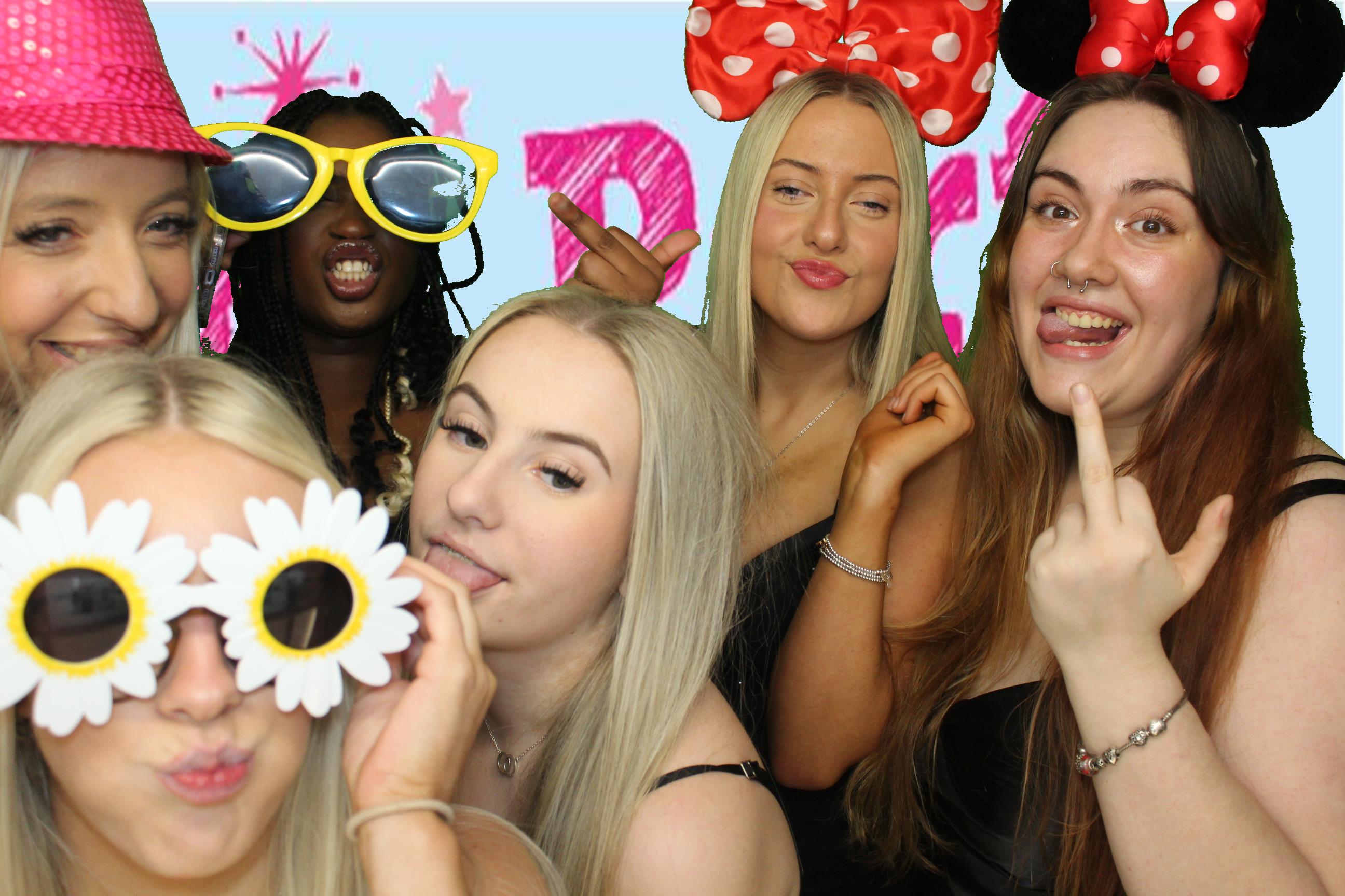 Izzy's 18th Birthday | View more photos from the event at gallery.omegaphotobooths.co.uk/u/Omega-Photobooths/Izzys-18th-Birthday