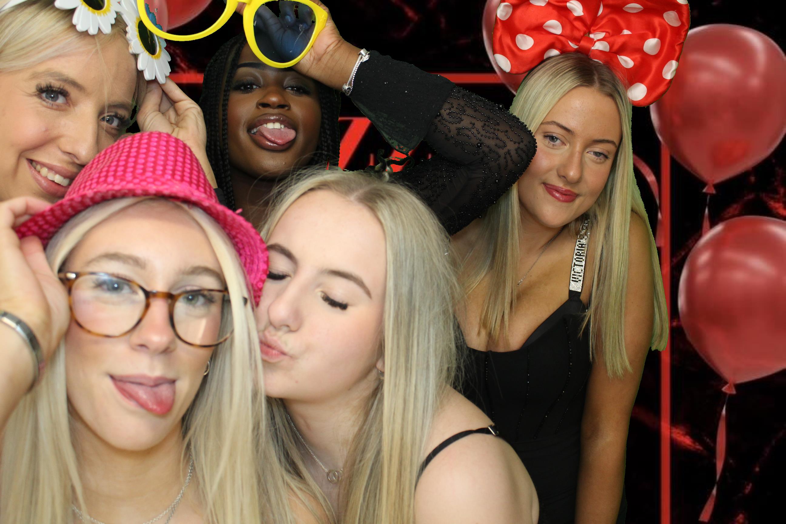 Izzy's 18th Birthday | View more photos from the event at gallery.omegaphotobooths.co.uk/u/Omega-Photobooths/Izzys-18th-Birthday