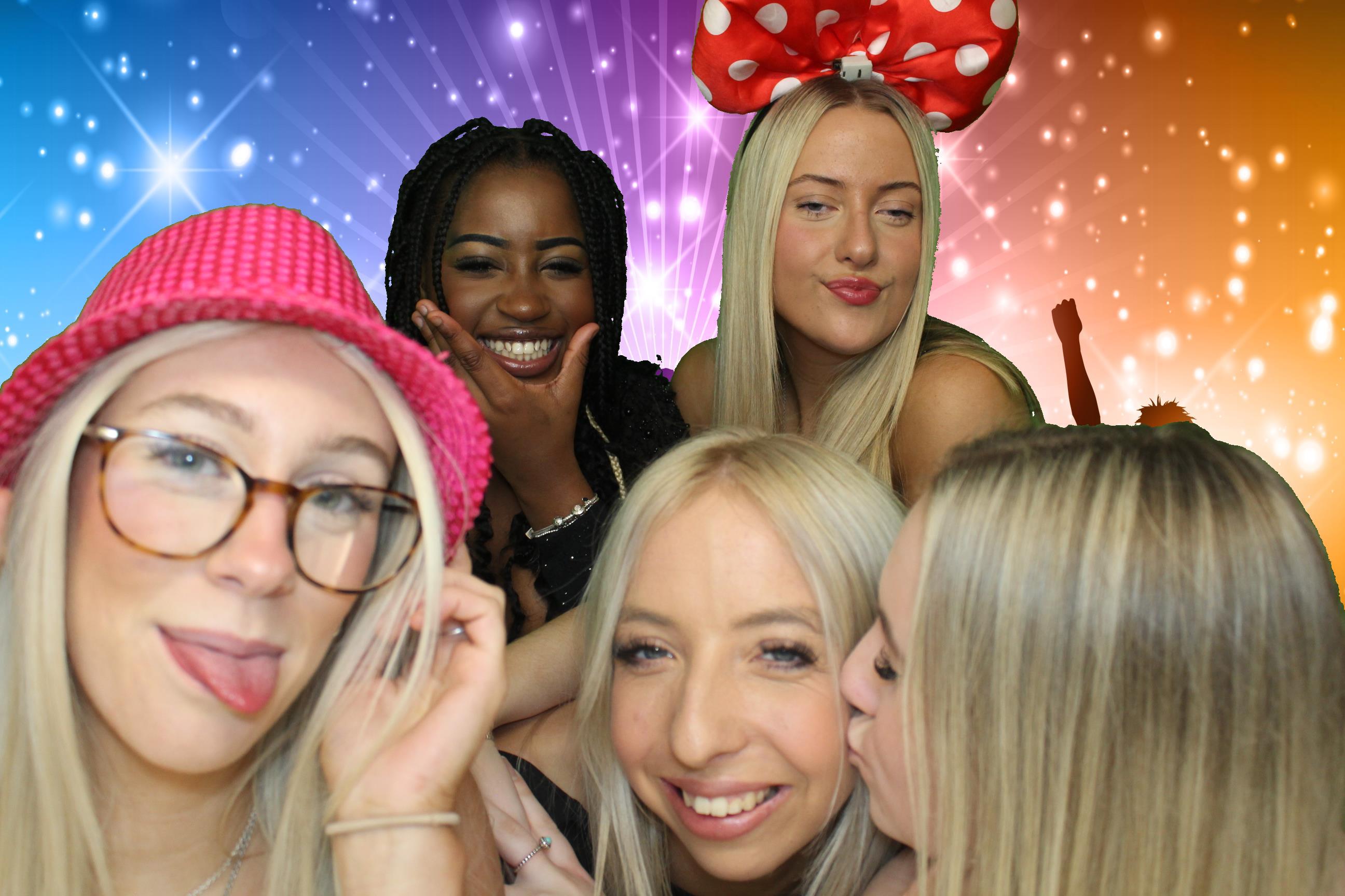 Izzy's 18th Birthday | View more photos from the event at gallery.omegaphotobooths.co.uk/u/Omega-Photobooths/Izzys-18th-Birthday