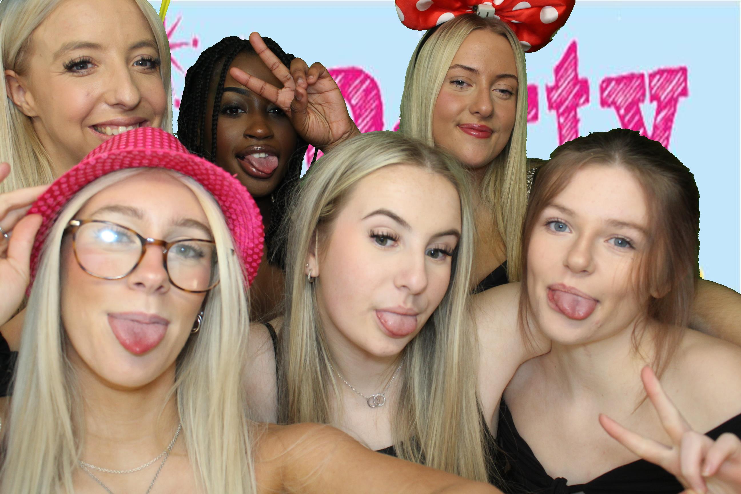 Izzy's 18th Birthday | View more photos from the event at gallery.omegaphotobooths.co.uk/u/Omega-Photobooths/Izzys-18th-Birthday