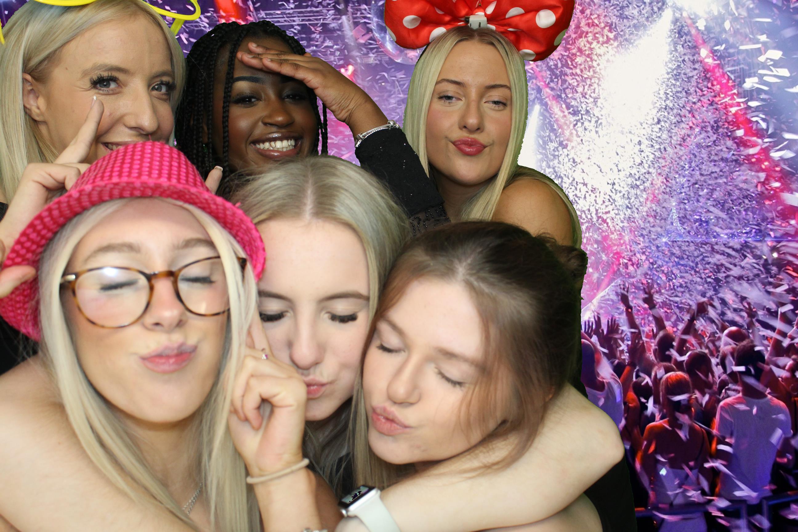 Izzy's 18th Birthday | View more photos from the event at gallery.omegaphotobooths.co.uk/u/Omega-Photobooths/Izzys-18th-Birthday