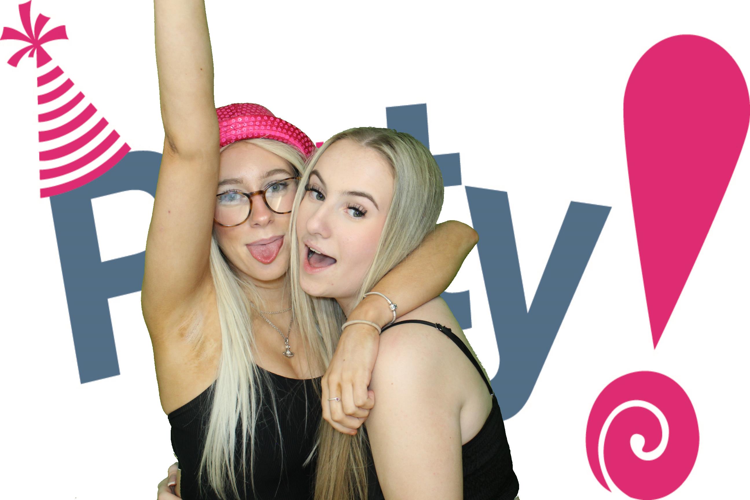 Izzy's 18th Birthday | View more photos from the event at gallery.omegaphotobooths.co.uk/u/Omega-Photobooths/Izzys-18th-Birthday