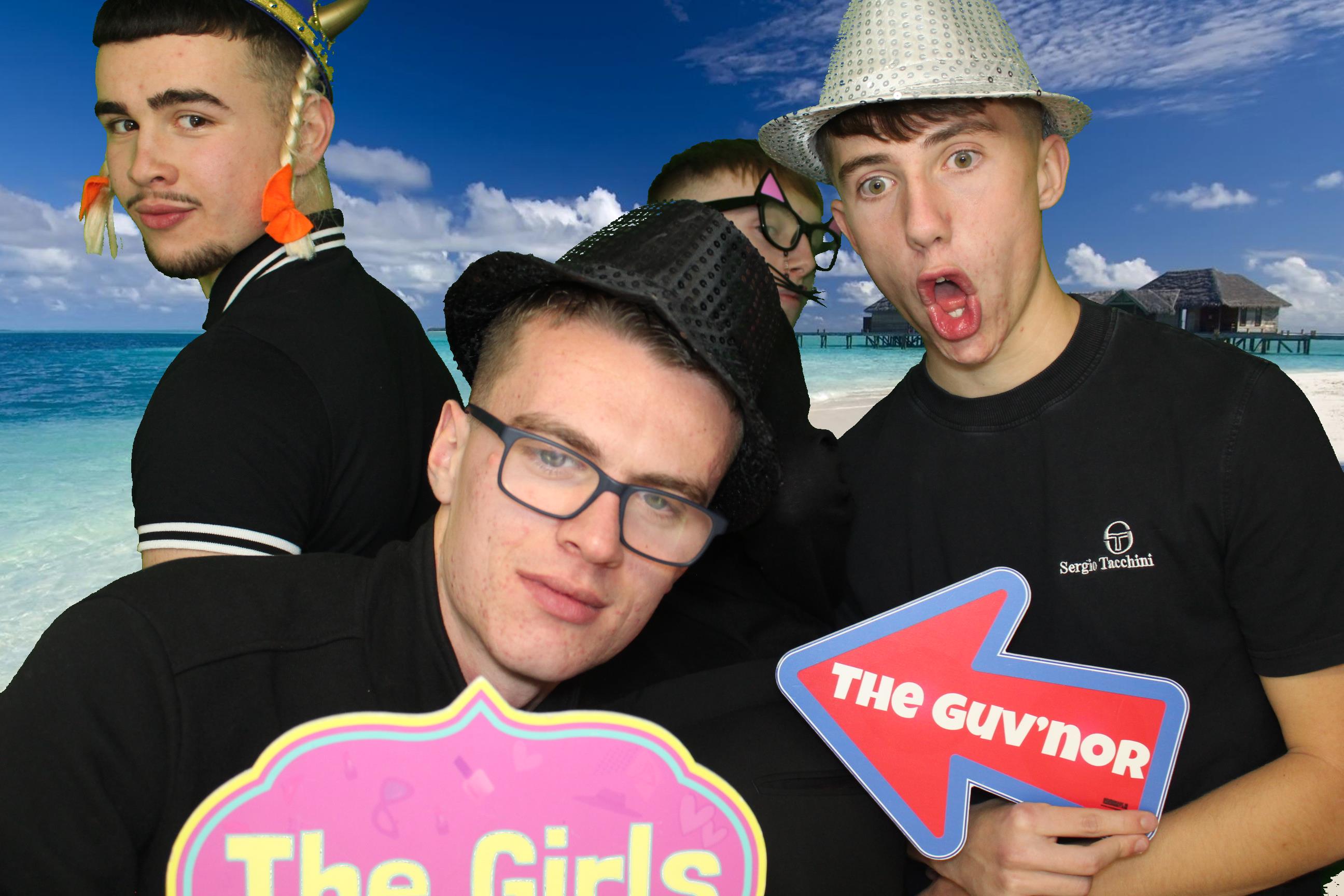Izzy's 18th Birthday | View more photos from the event at gallery.omegaphotobooths.co.uk/u/Omega-Photobooths/Izzys-18th-Birthday