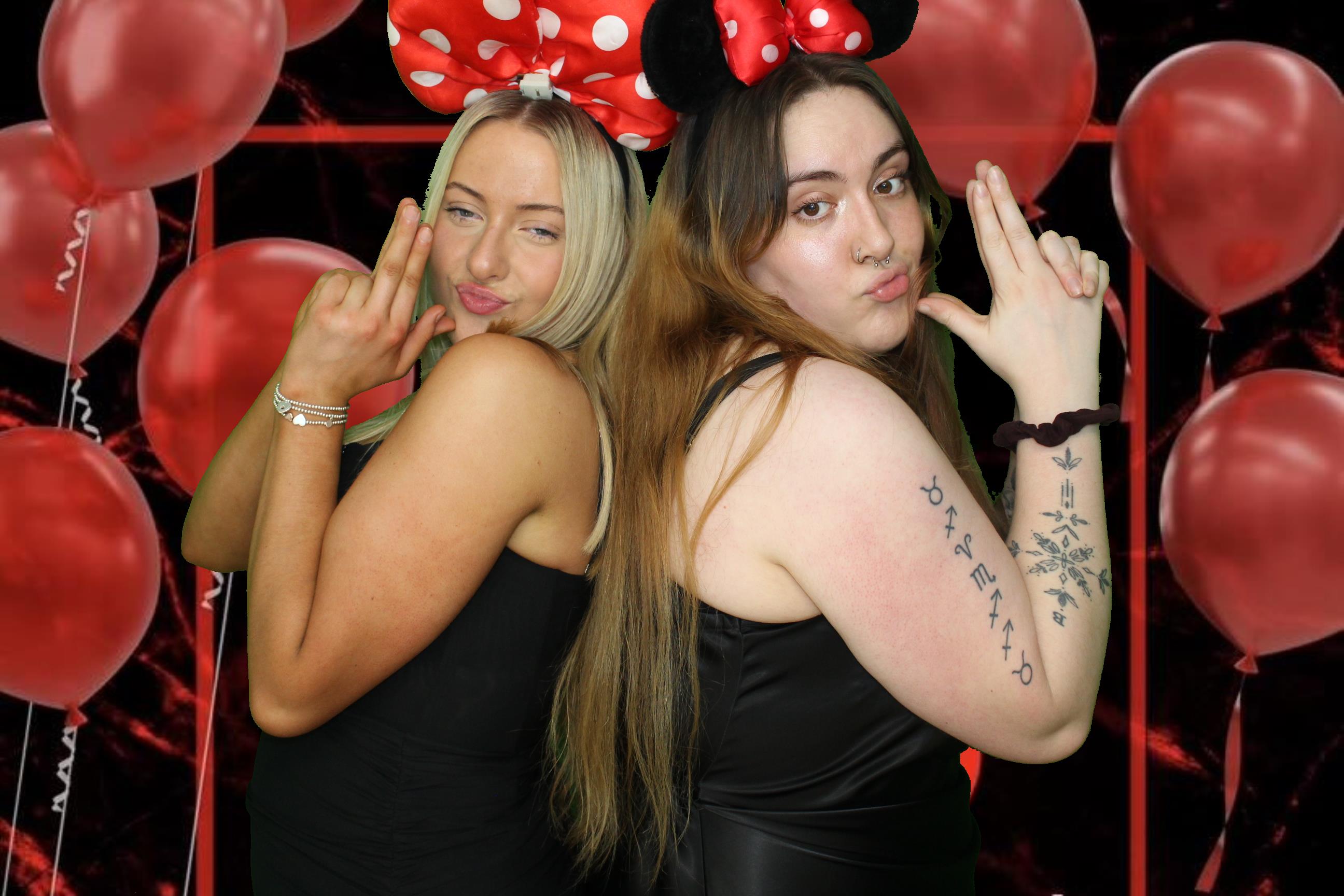 Izzy's 18th Birthday | View more photos from the event at gallery.omegaphotobooths.co.uk/u/Omega-Photobooths/Izzys-18th-Birthday