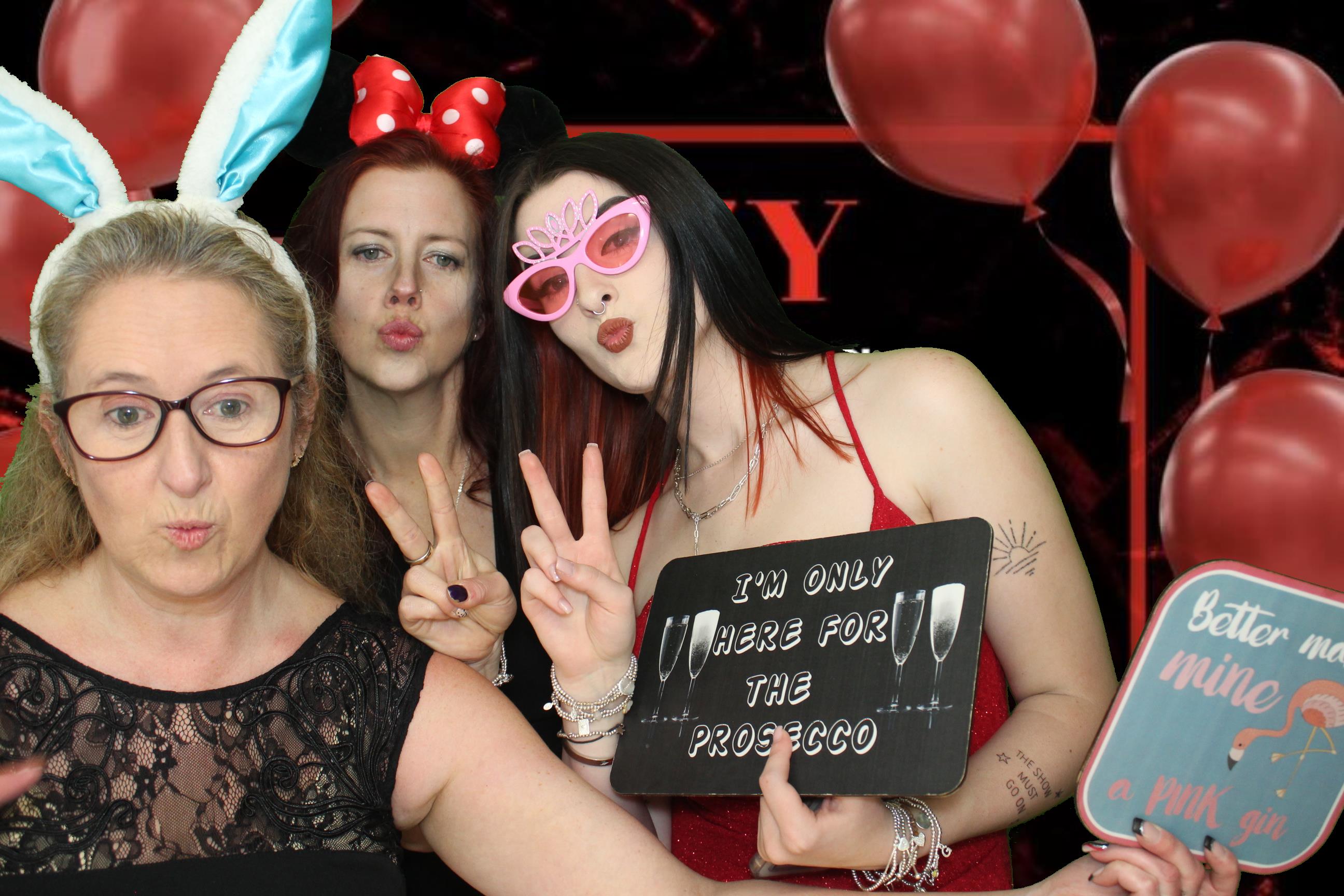 Izzy's 18th Birthday | View more photos from the event at gallery.omegaphotobooths.co.uk/u/Omega-Photobooths/Izzys-18th-Birthday