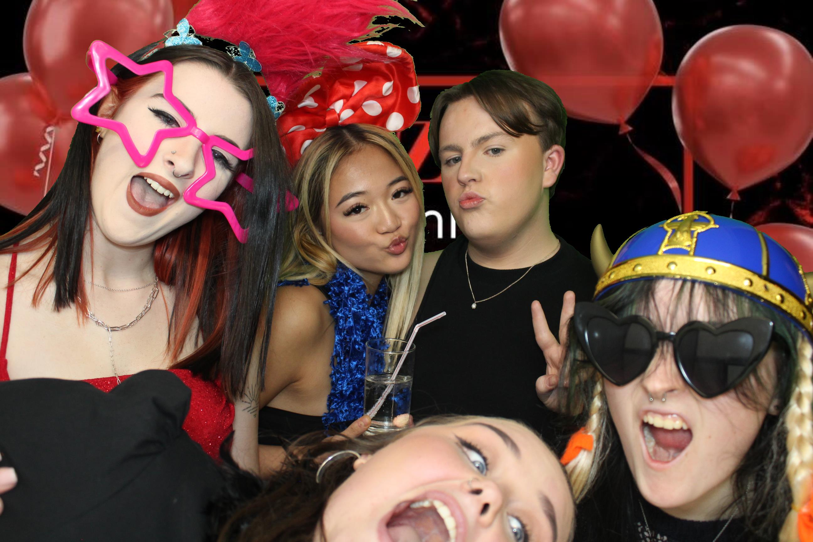 Izzy's 18th Birthday | View more photos from the event at gallery.omegaphotobooths.co.uk/u/Omega-Photobooths/Izzys-18th-Birthday