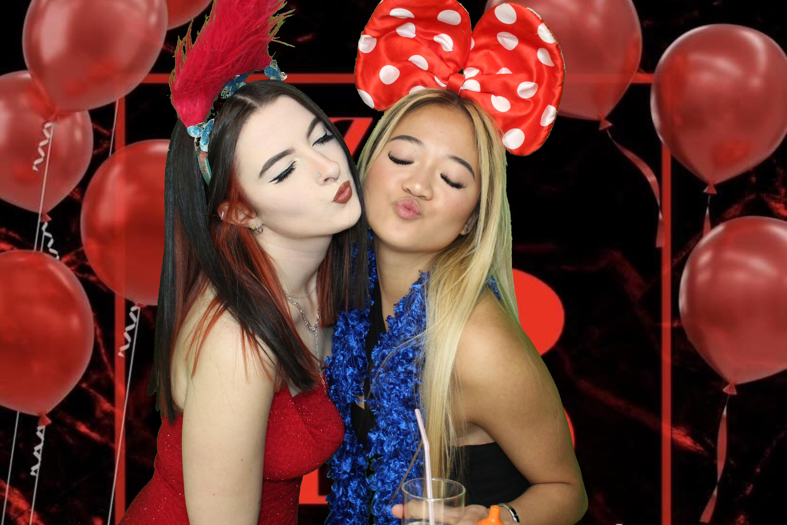 Izzy's 18th Birthday | View more photos from the event at gallery.omegaphotobooths.co.uk/u/Omega-Photobooths/Izzys-18th-Birthday