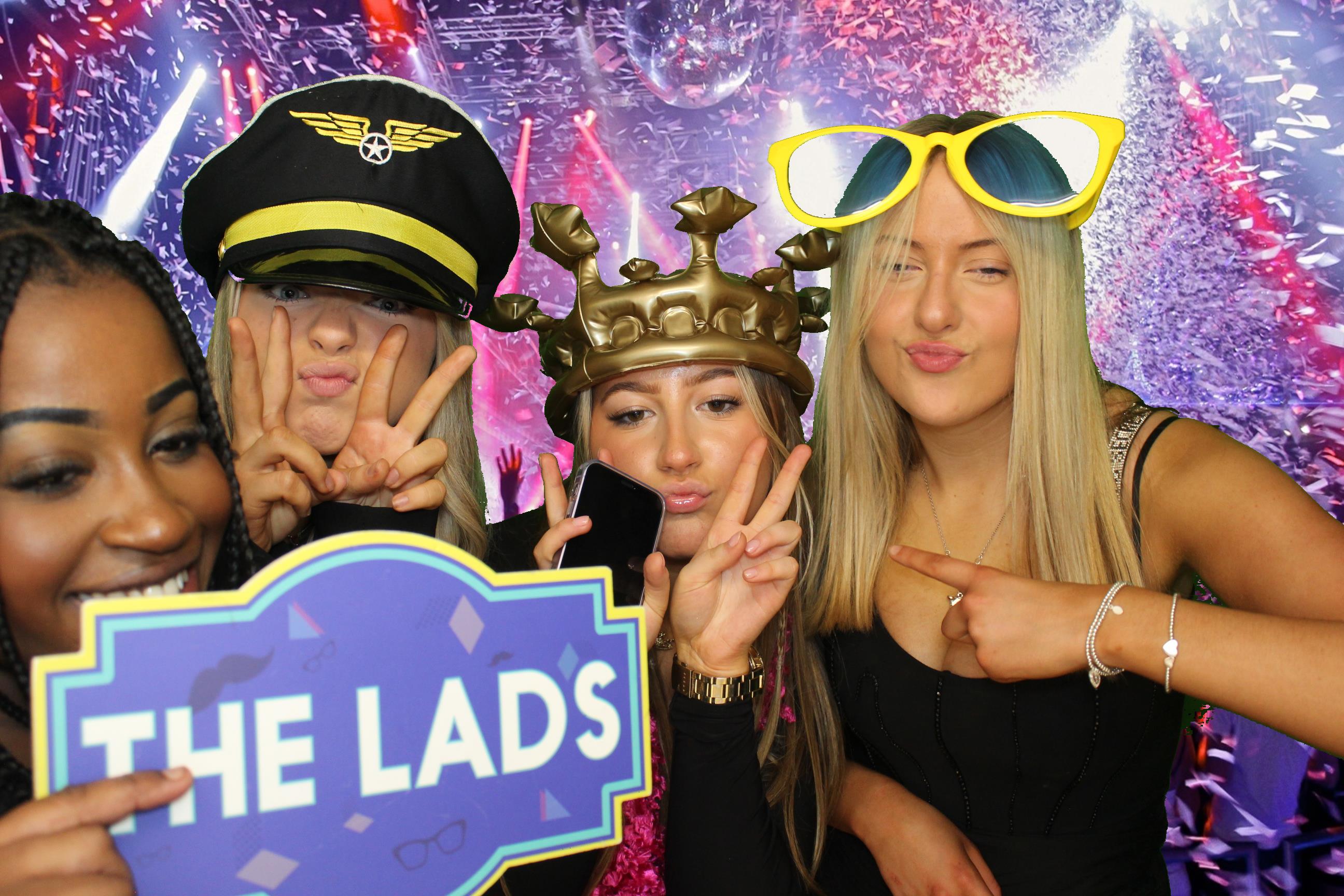 Izzy's 18th Birthday | View more photos from the event at gallery.omegaphotobooths.co.uk/u/Omega-Photobooths/Izzys-18th-Birthday