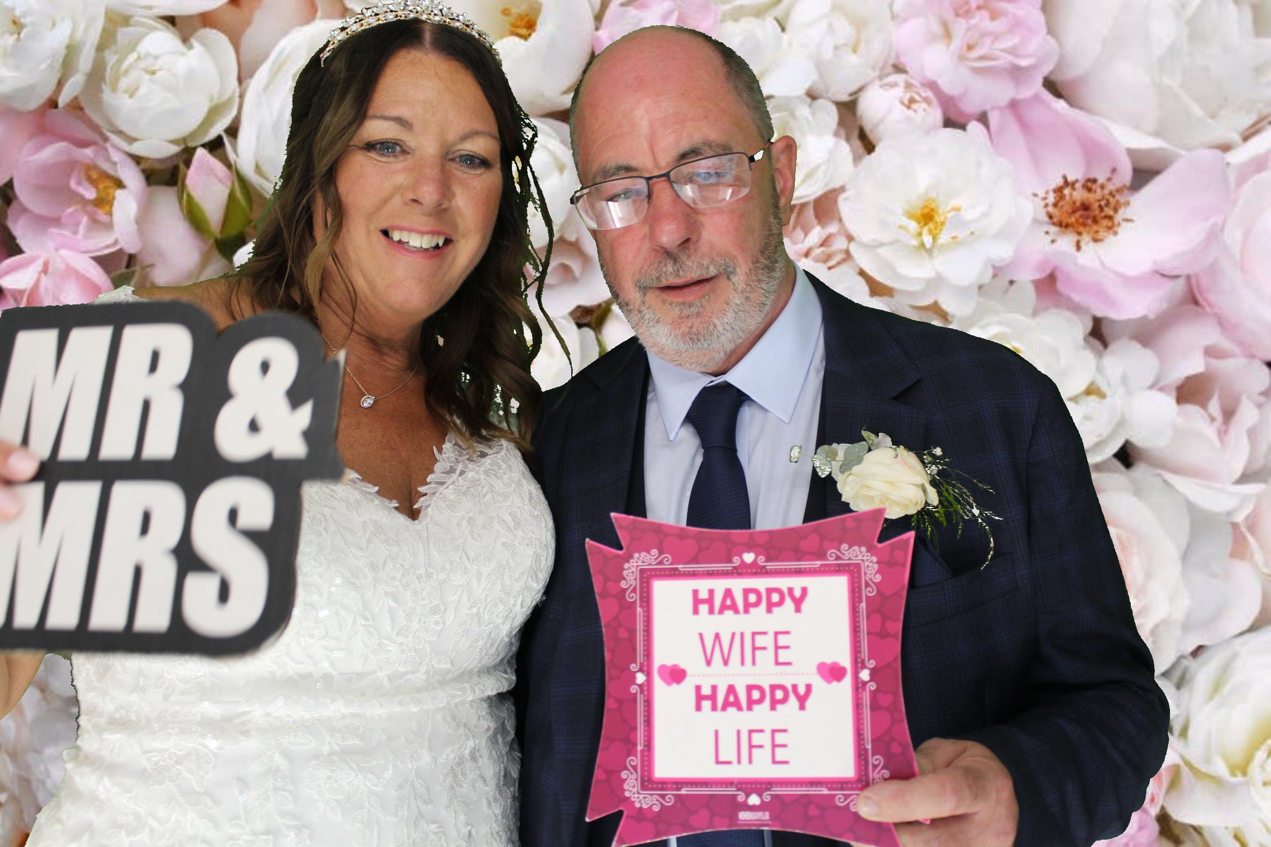 Kim & Dom's Wedding | View more photos from the event at gallery.omegaphotobooths.co.uk/u/Omega-Photobooths/Kim-Doms-Wedding