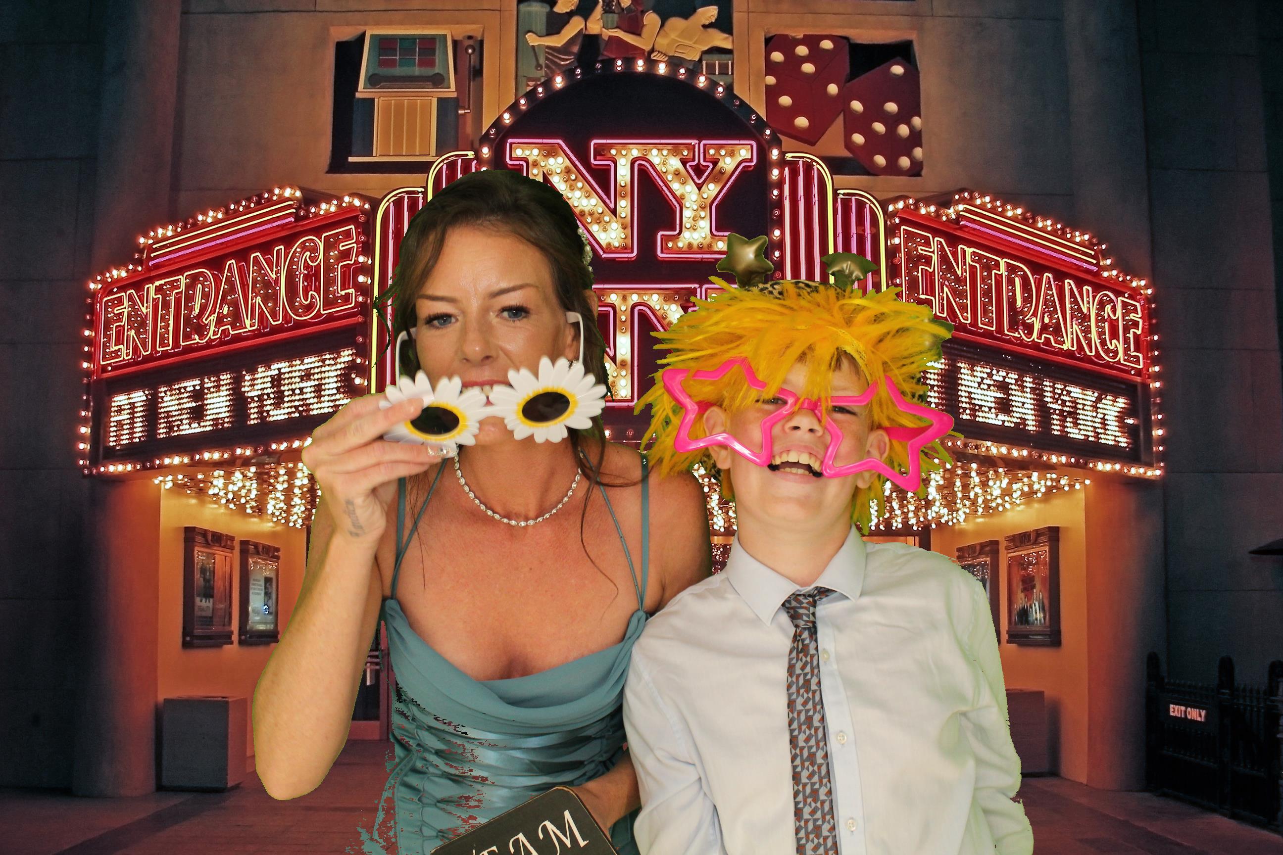 Kim & Dom's Wedding | View more photos from the event at gallery.omegaphotobooths.co.uk/u/Omega-Photobooths/Kim-Doms-Wedding