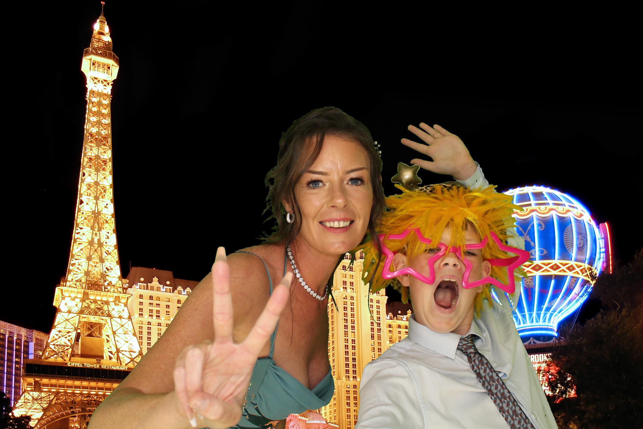 Kim & Dom's Wedding | View more photos from the event at gallery.omegaphotobooths.co.uk/u/Omega-Photobooths/Kim-Doms-Wedding