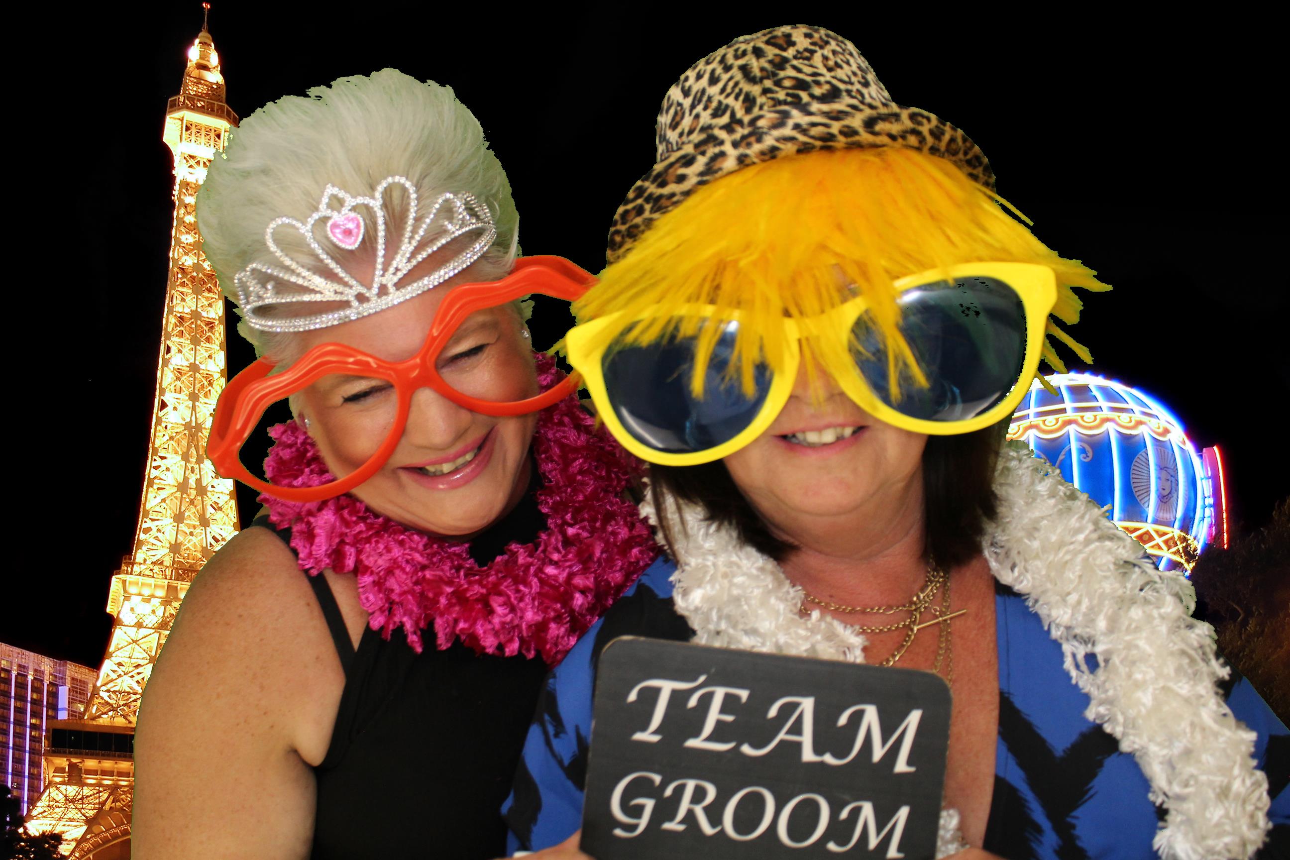 Kim & Dom's Wedding | View more photos from the event at gallery.omegaphotobooths.co.uk/u/Omega-Photobooths/Kim-Doms-Wedding