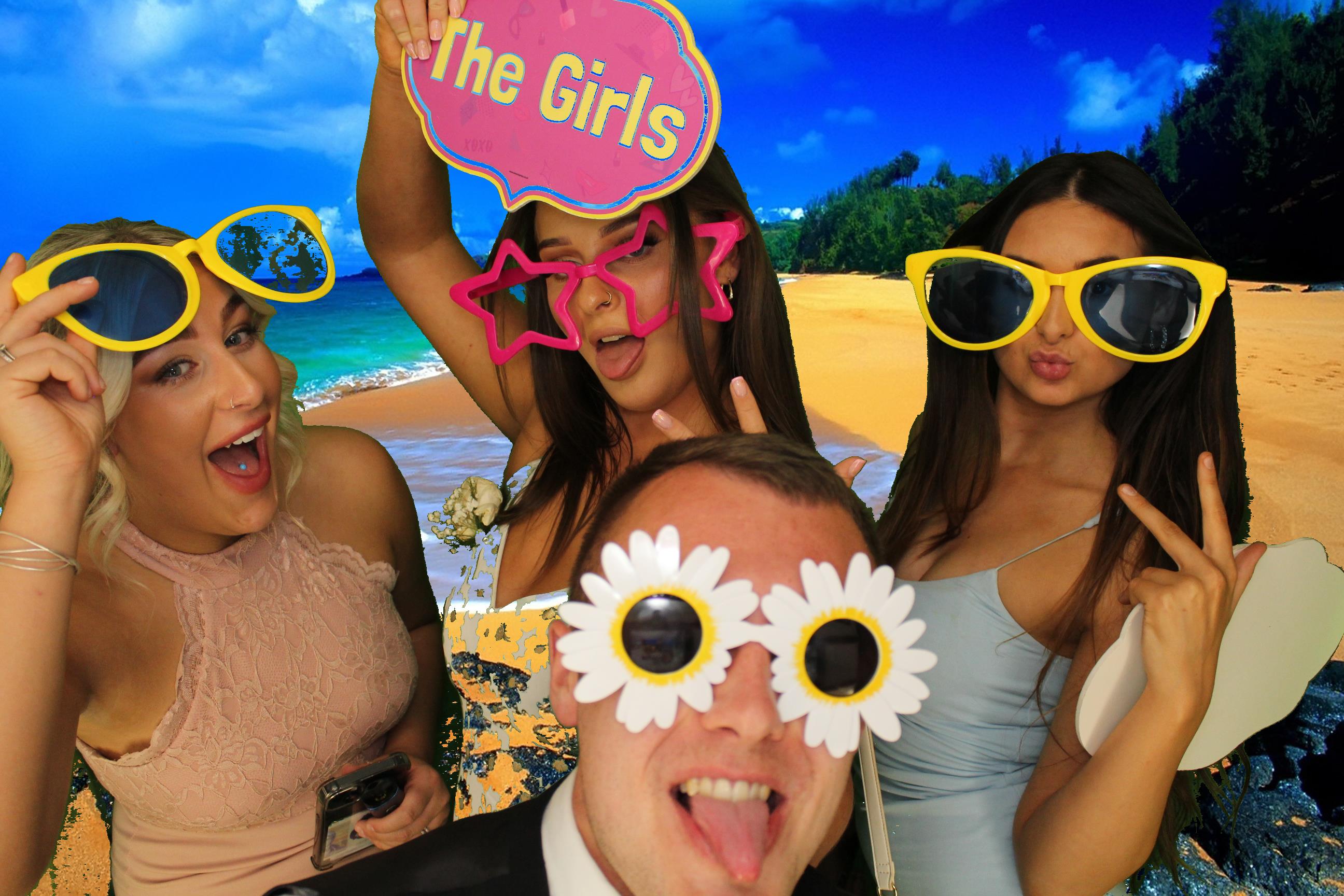 Kim & Dom's Wedding | View more photos from the event at gallery.omegaphotobooths.co.uk/u/Omega-Photobooths/Kim-Doms-Wedding