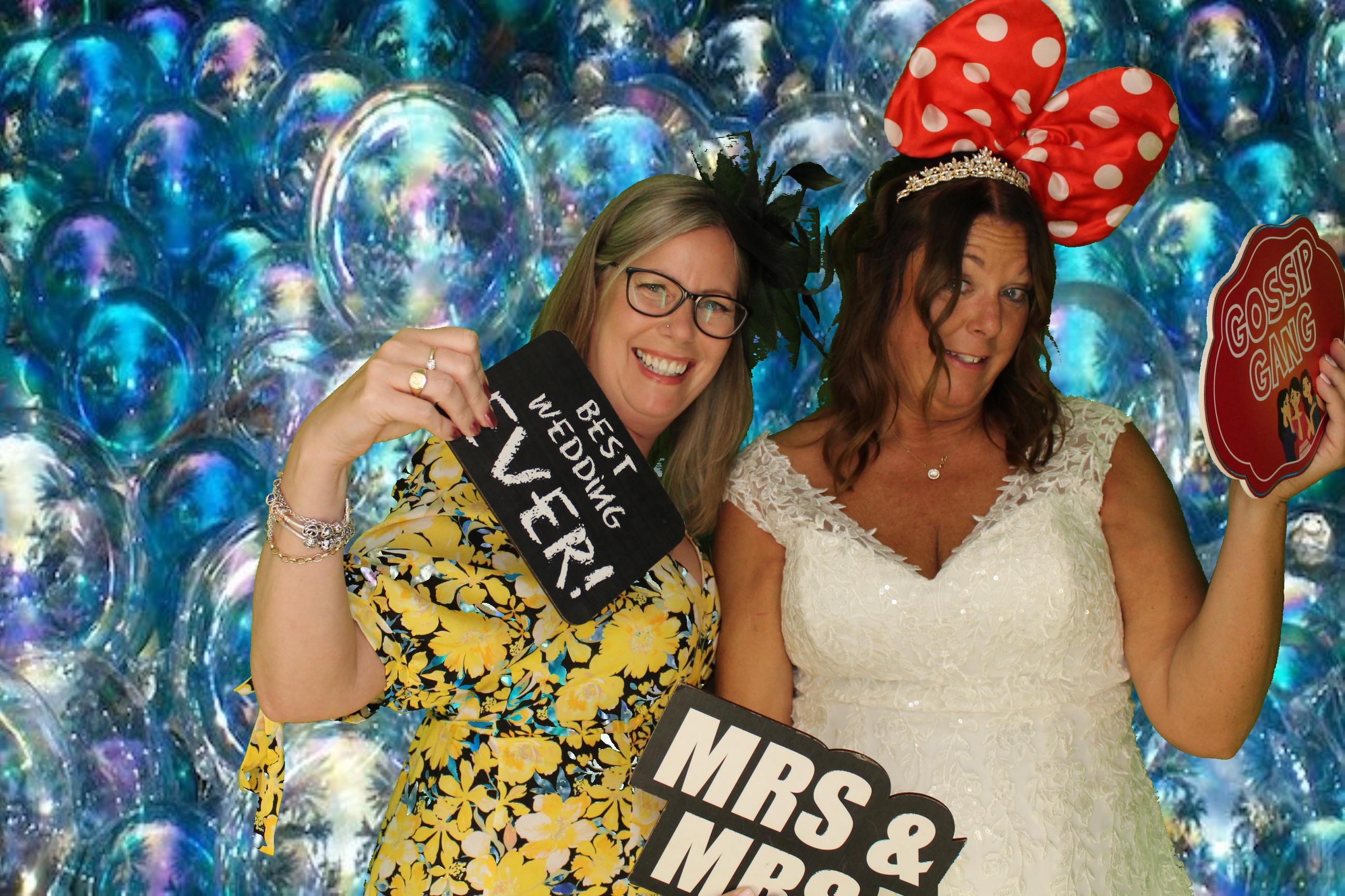 Kim & Dom's Wedding | View more photos from the event at gallery.omegaphotobooths.co.uk/u/Omega-Photobooths/Kim-Doms-Wedding