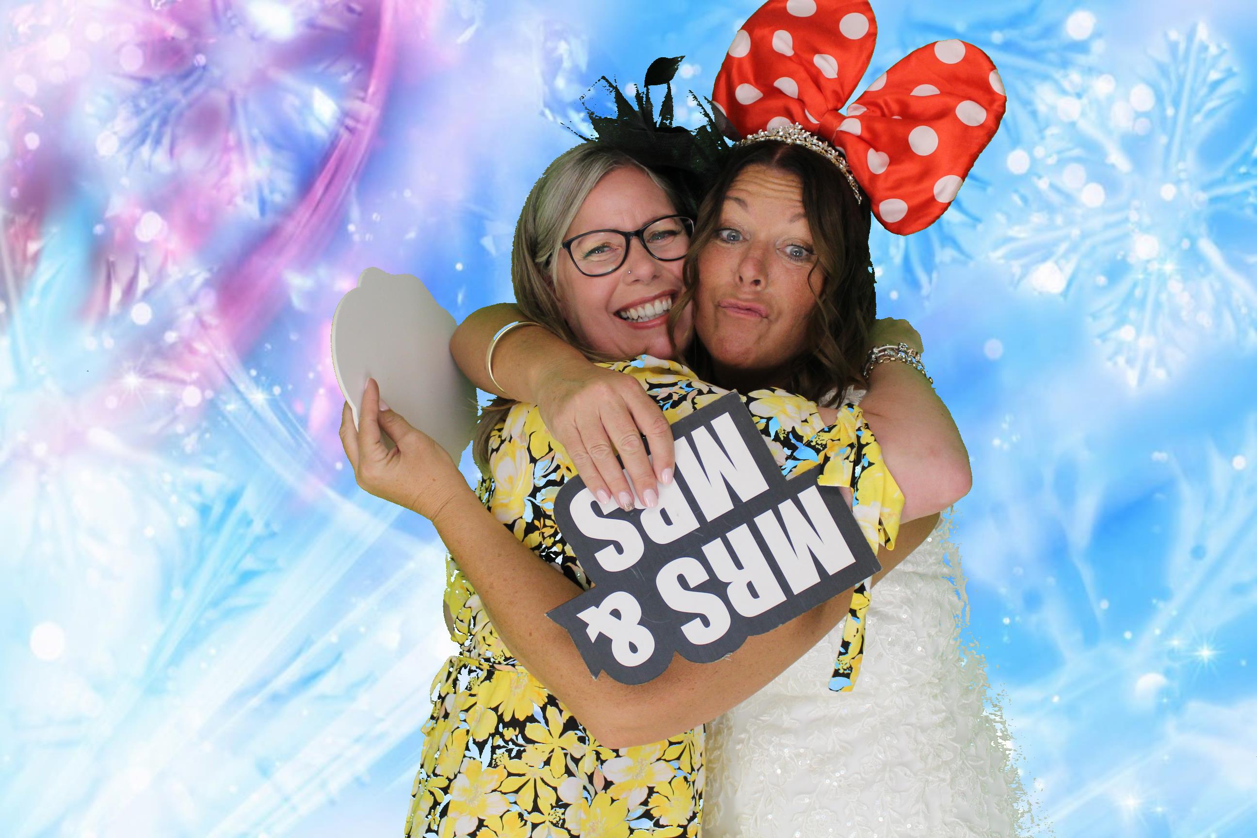 Kim & Dom's Wedding | View more photos from the event at gallery.omegaphotobooths.co.uk/u/Omega-Photobooths/Kim-Doms-Wedding