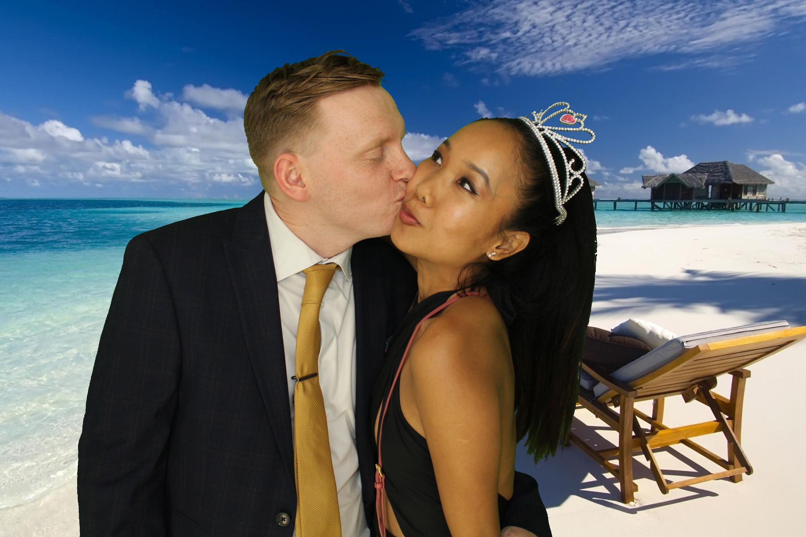Kim & Dom's Wedding | View more photos from the event at gallery.omegaphotobooths.co.uk/u/Omega-Photobooths/Kim-Doms-Wedding