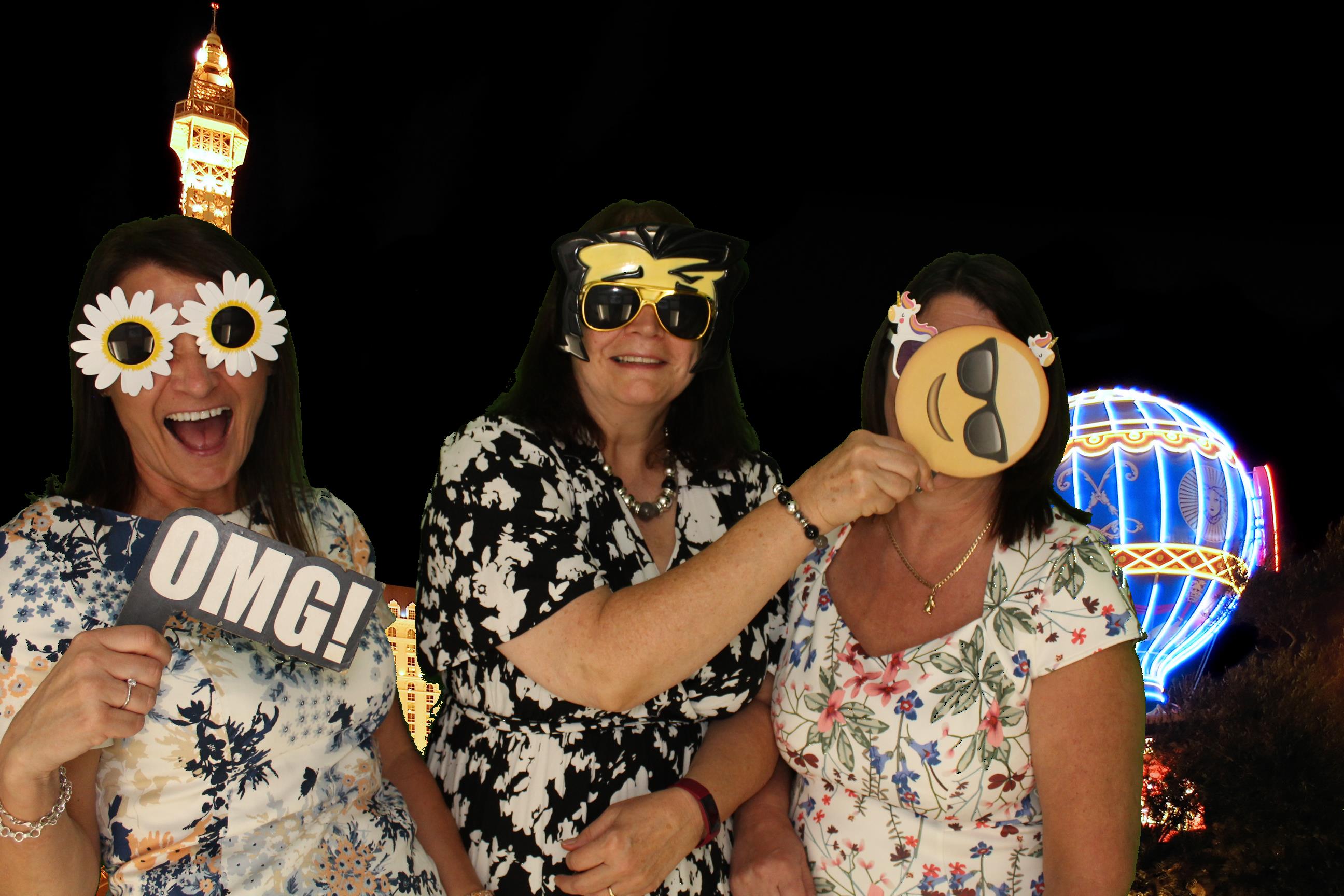 Kim & Dom's Wedding | View more photos from the event at gallery.omegaphotobooths.co.uk/u/Omega-Photobooths/Kim-Doms-Wedding